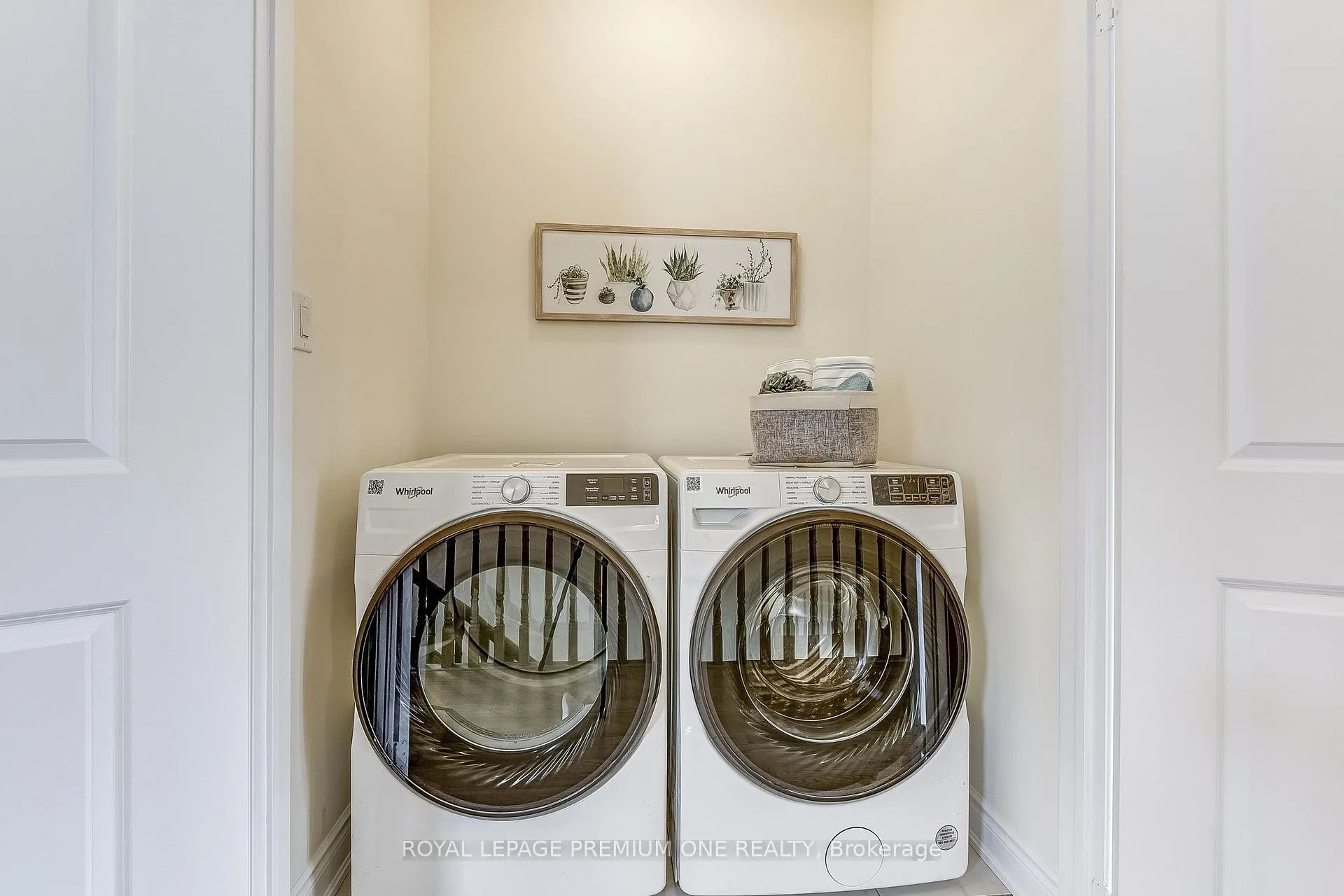 Photo 45 of 216 Tennant Circle, Vaughan, Vellore Village — HOMEH