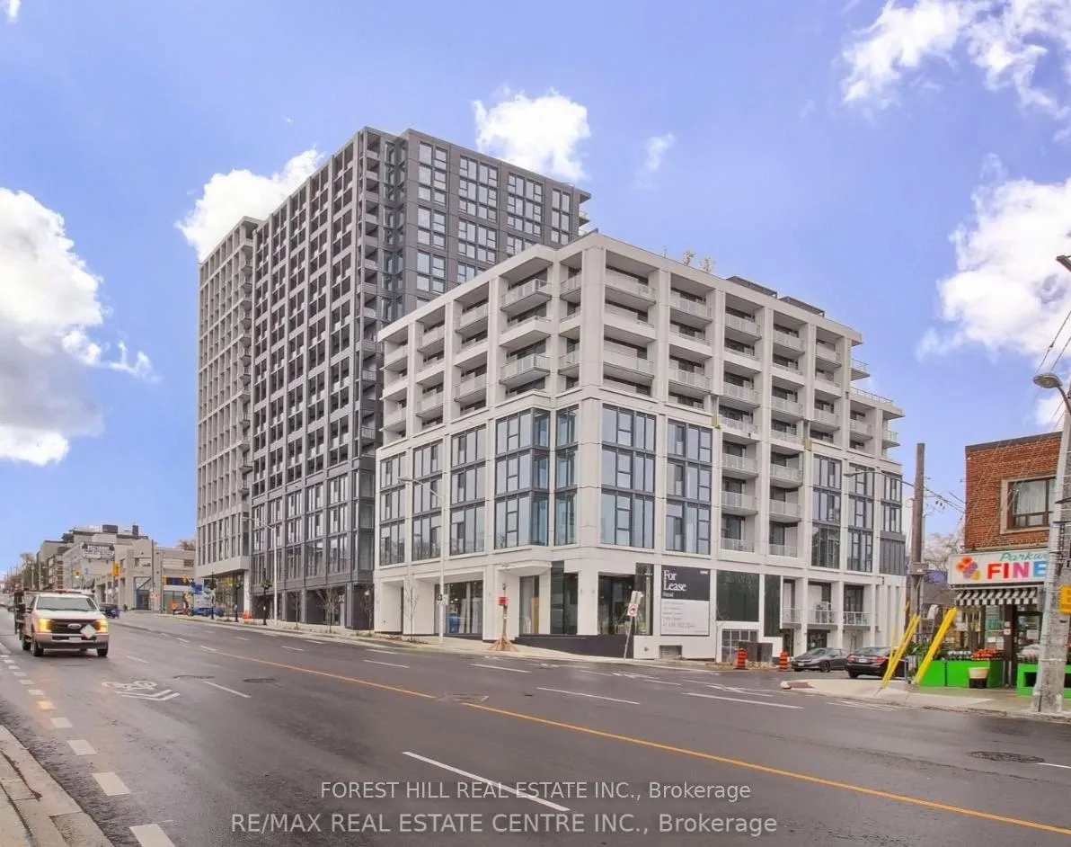 Front of Unit 211, 2020 Bathurst Street