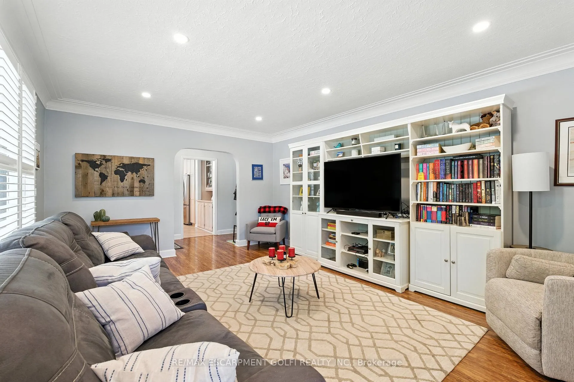 Photo 3 of 2 Avalon Place, St. Catharines, Port Dalhousie — HOMEH