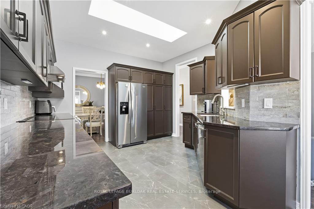 Photo 10 of 4334 Millcroft Park Drive, Burlington, Rose — HOMEH