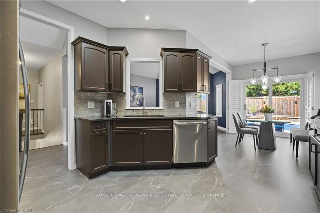 Photo 11 of 4334 Millcroft Park Drive, Burlington, Rose — HOMEH
