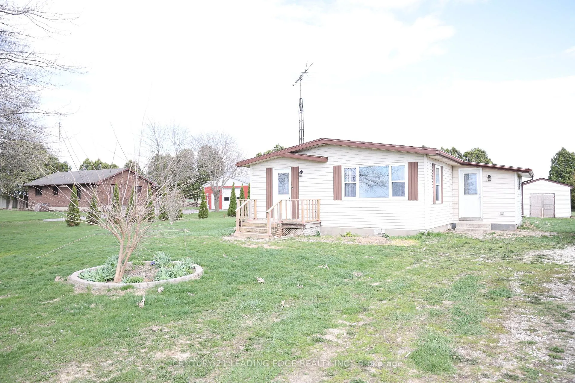 Photo 1 of 29133 Centre Side Road, Chatham-Kent, Dresden — HOMEH