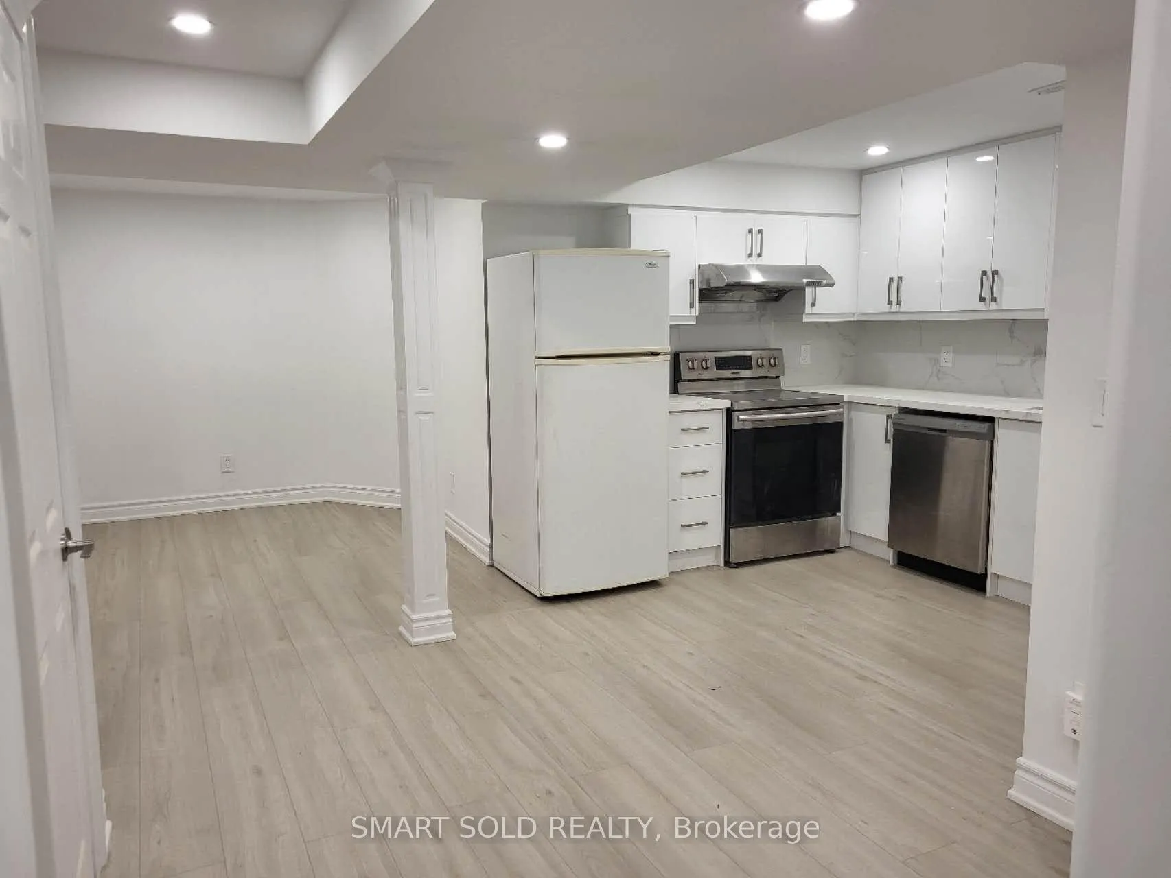 Photo 3 of 74 Hearne Crescent, Ajax, Central — HOMEH