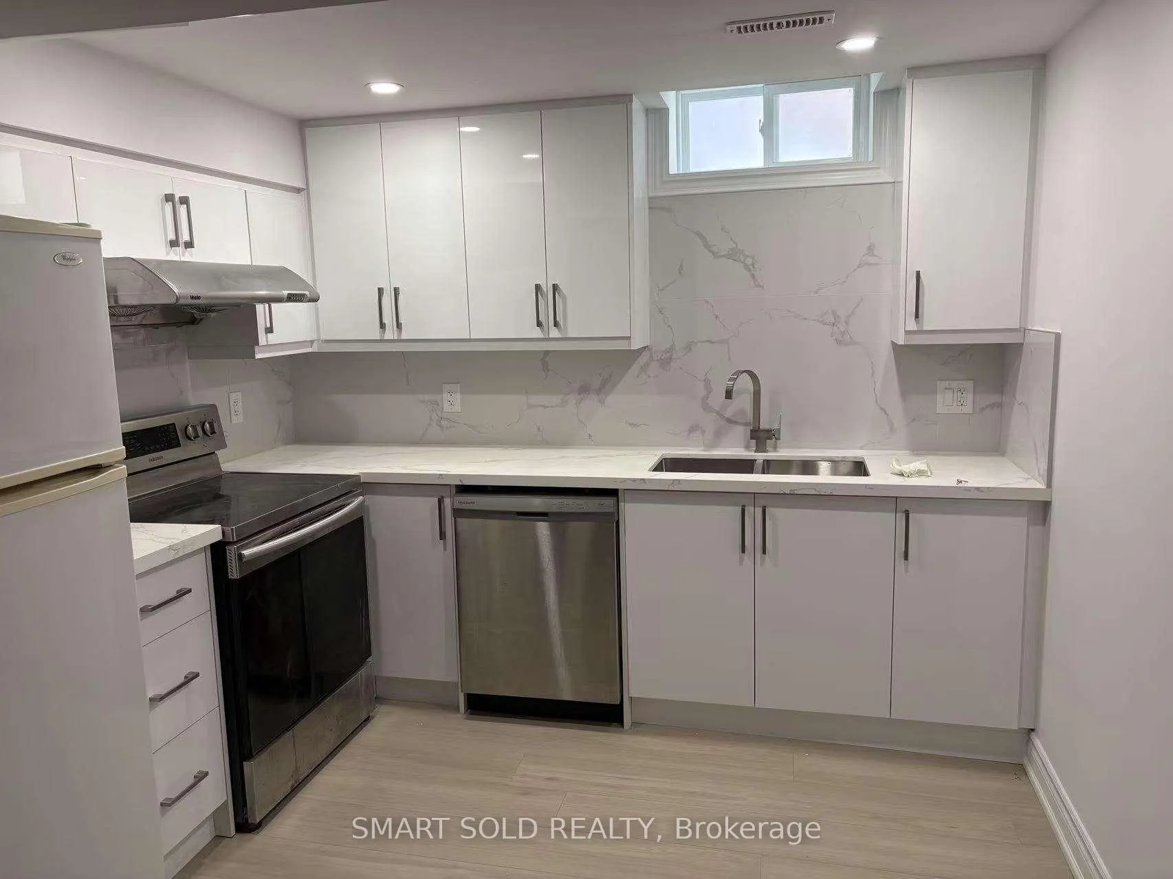 Photo 5 of 74 Hearne Crescent, Ajax, Central — HOMEH