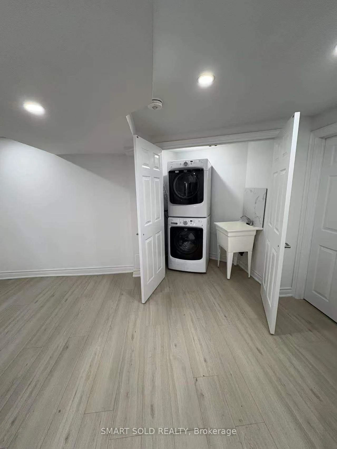 Photo 6 of 74 Hearne Crescent, Ajax, Central — HOMEH