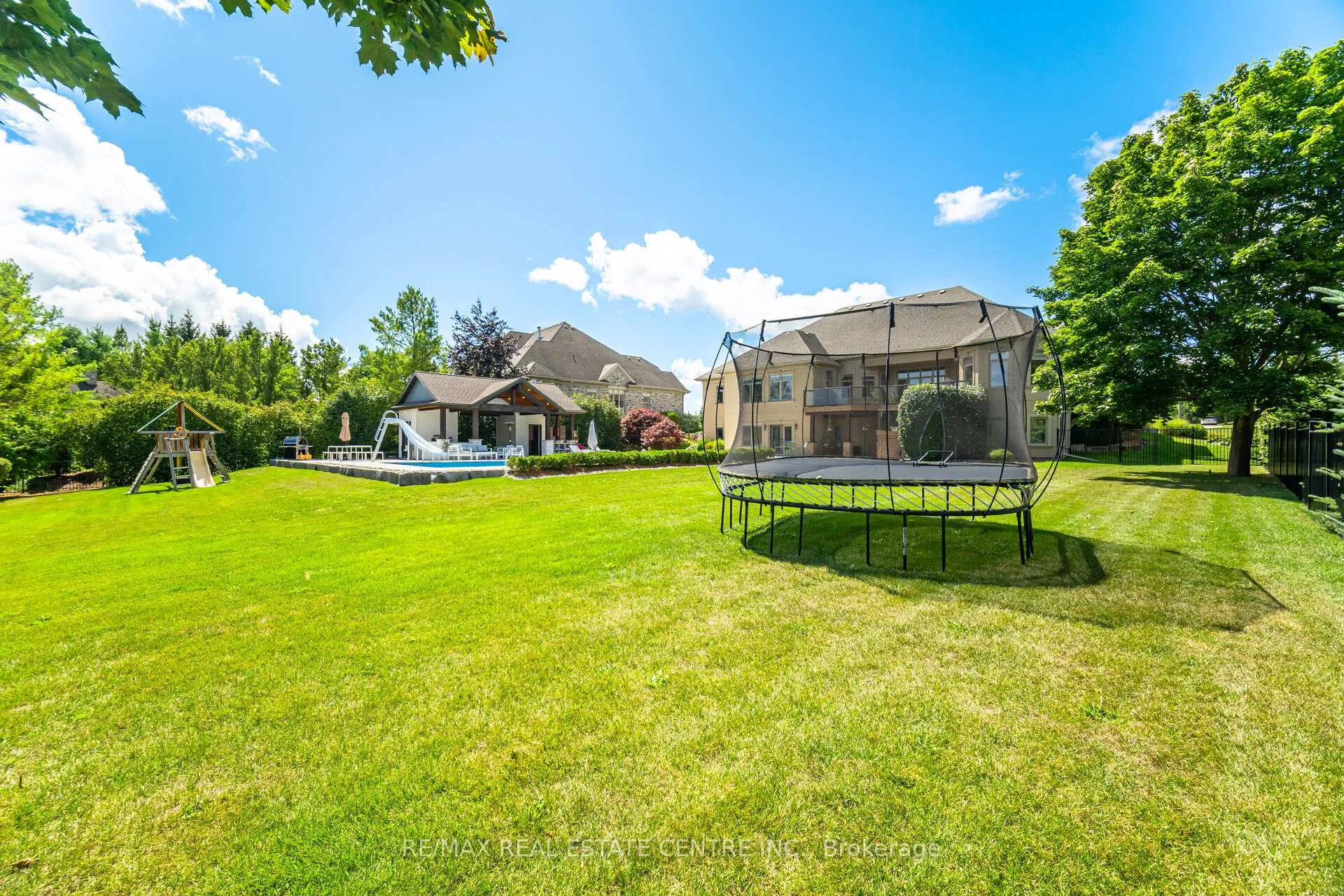 Photo 49 of 86 Canters Close, Kitchener — HOMEH