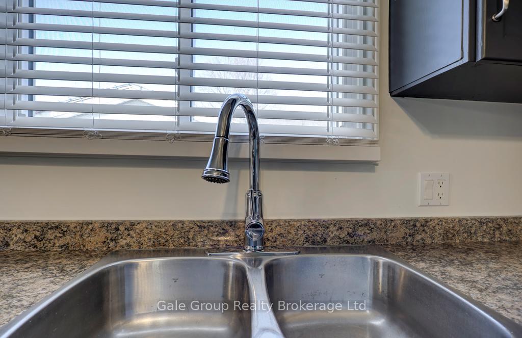 Photo 8 of 128 Sympatica Crescent, Brant, Brantford Twp — HOMEH