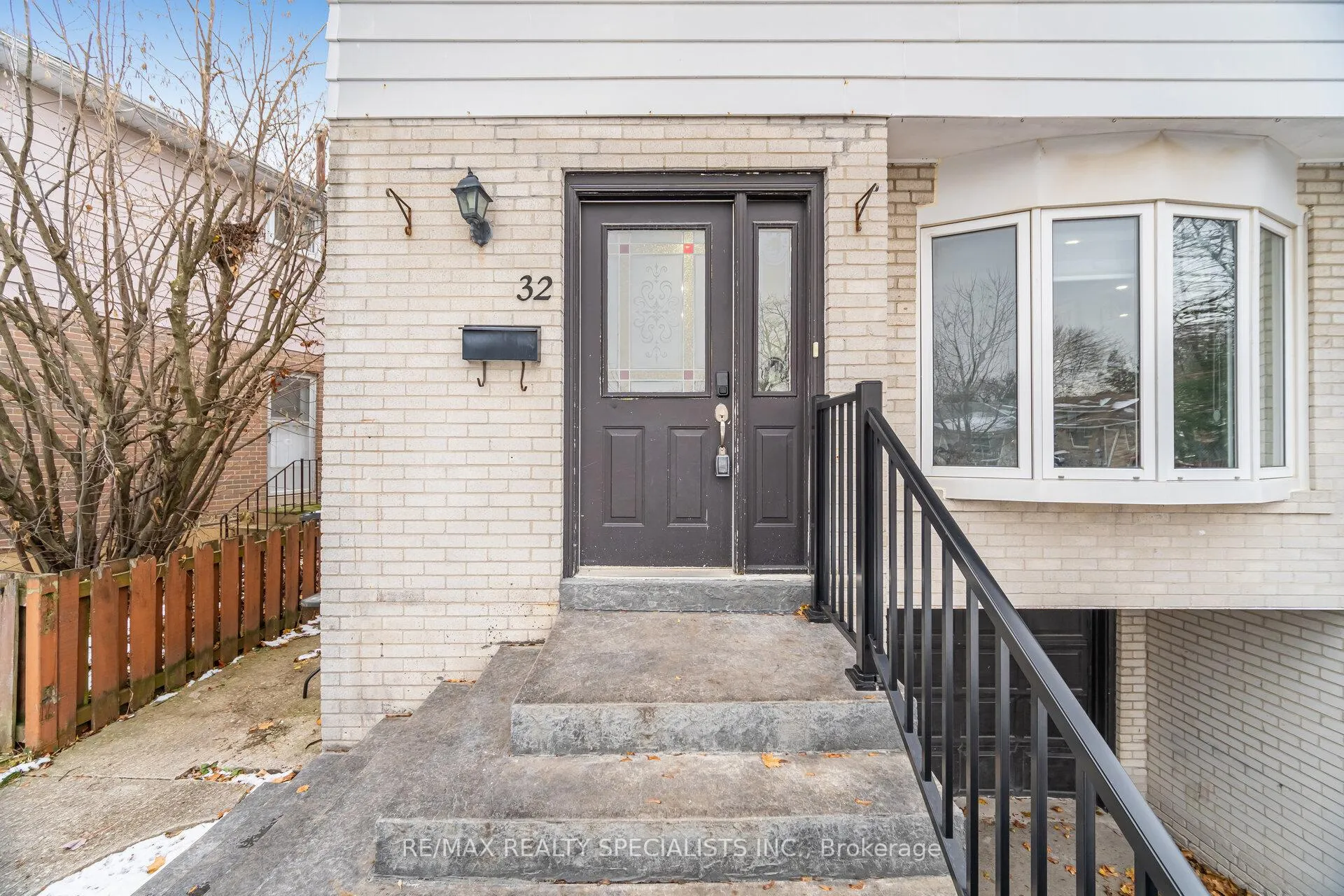 Photo 6 of 32 Newstead Crescent, Brampton, Madoc — HOMEH