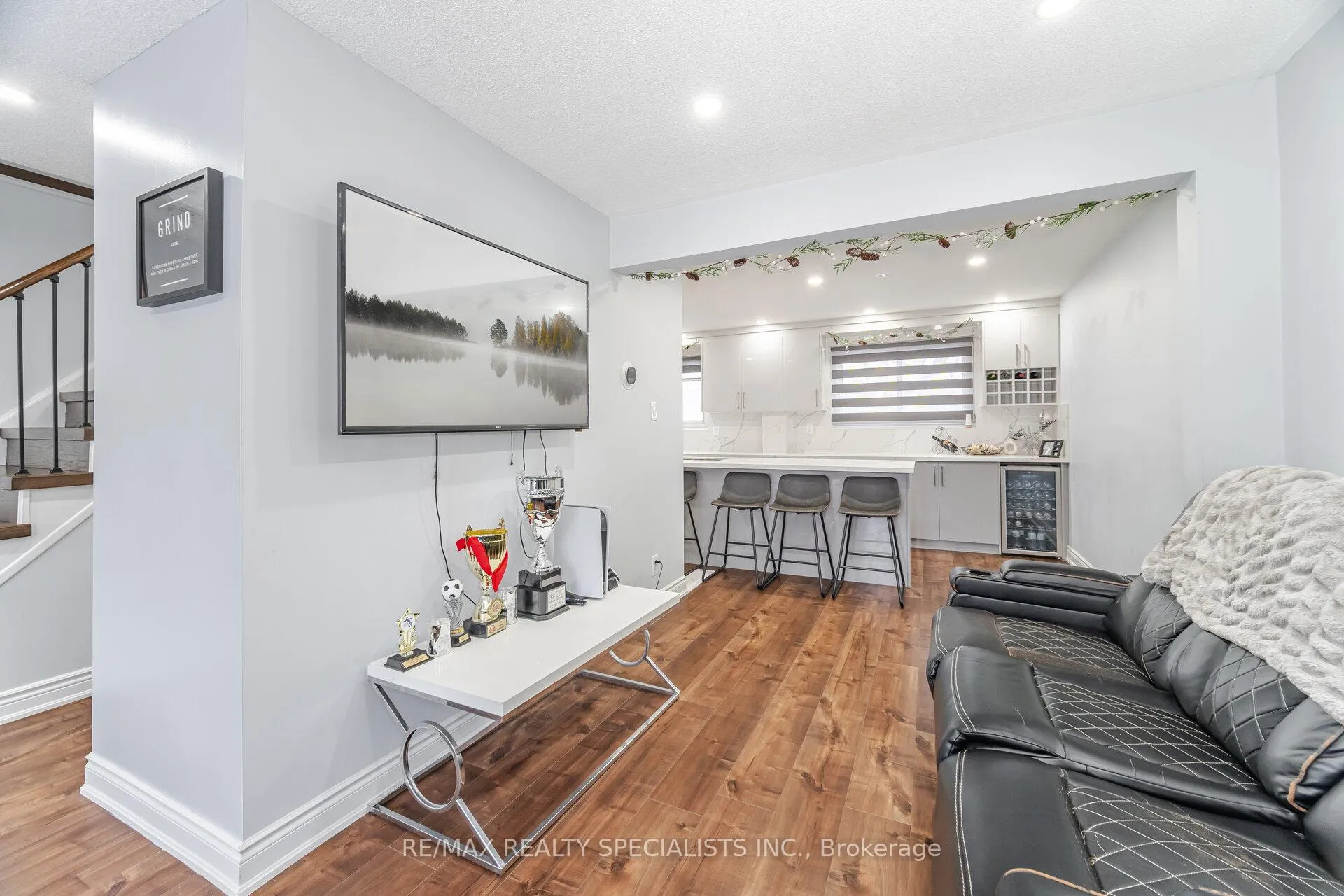Photo 11 of 32 Newstead Crescent, Brampton, Madoc — HOMEH