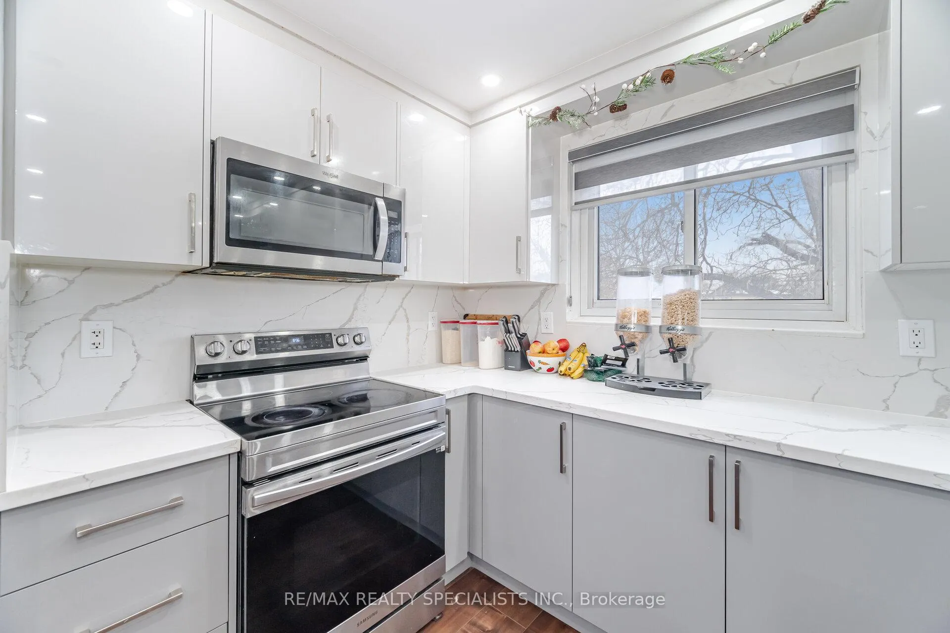 Photo 16 of 32 Newstead Crescent, Brampton, Madoc — HOMEH