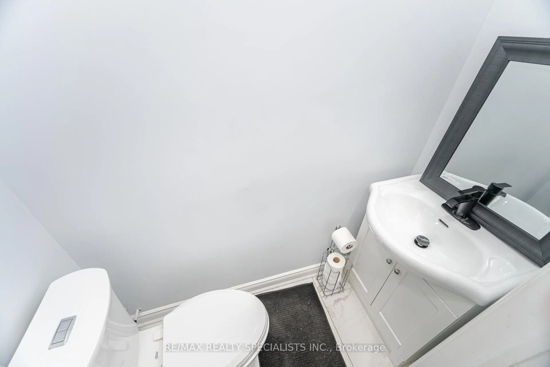 Photo 18 of 32 Newstead Crescent, Brampton, Madoc — HOMEH