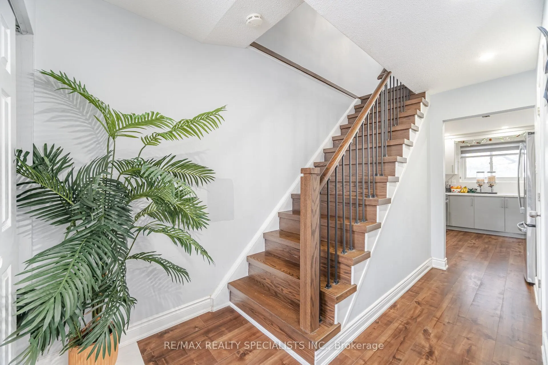 Photo 19 of 32 Newstead Crescent, Brampton, Madoc — HOMEH