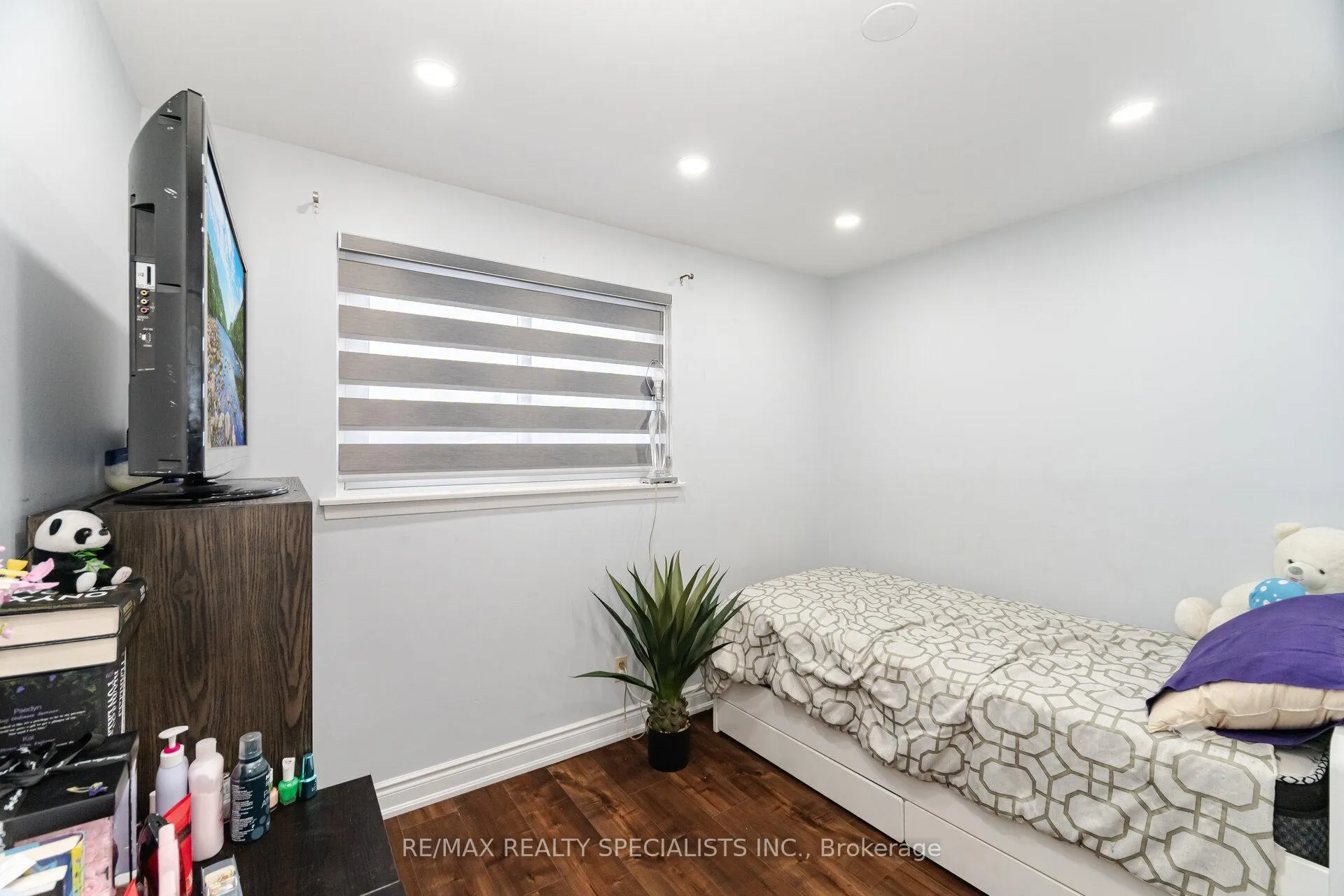 Photo 28 of 32 Newstead Crescent, Brampton, Madoc — HOMEH