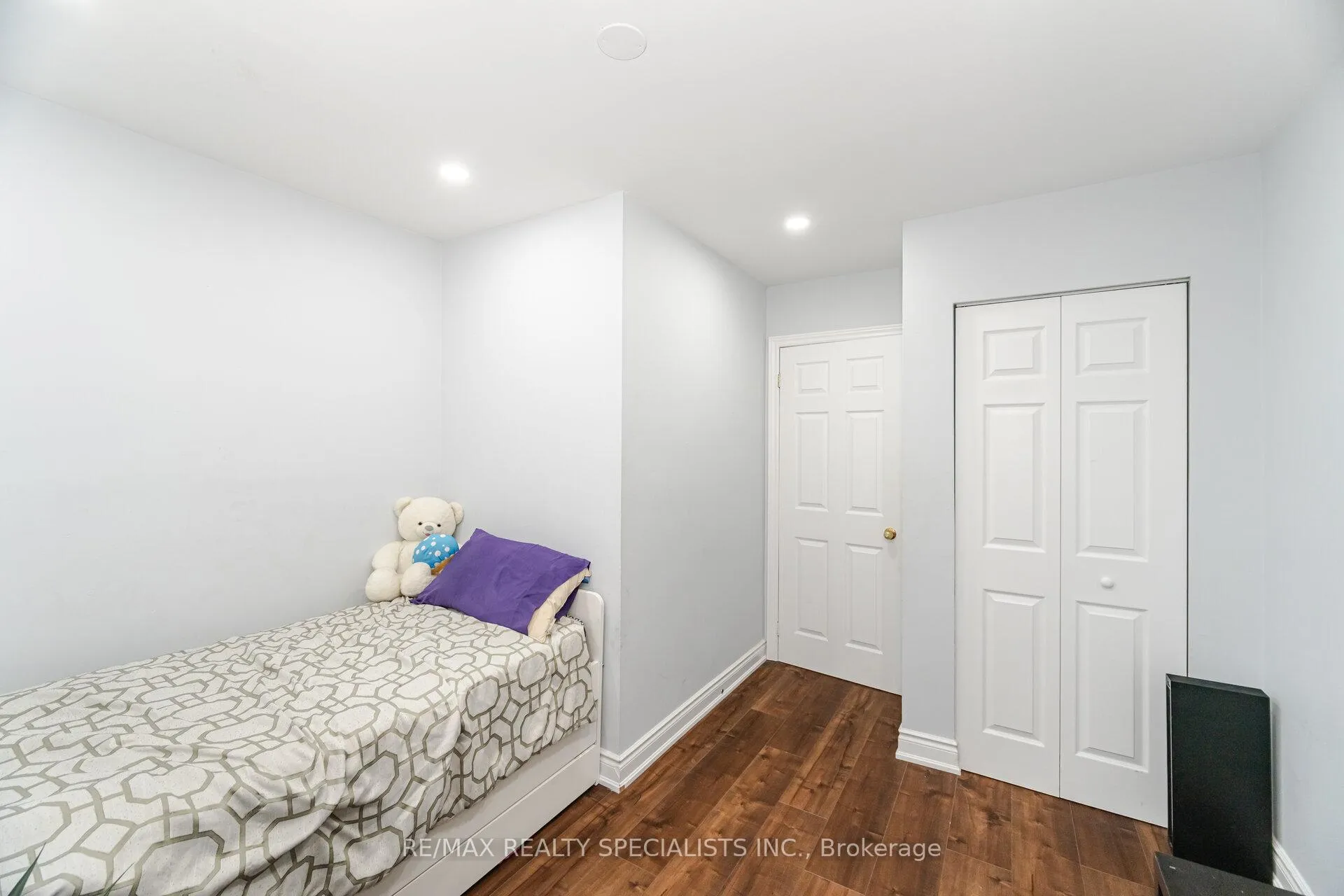 Photo 29 of 32 Newstead Crescent, Brampton, Madoc — HOMEH