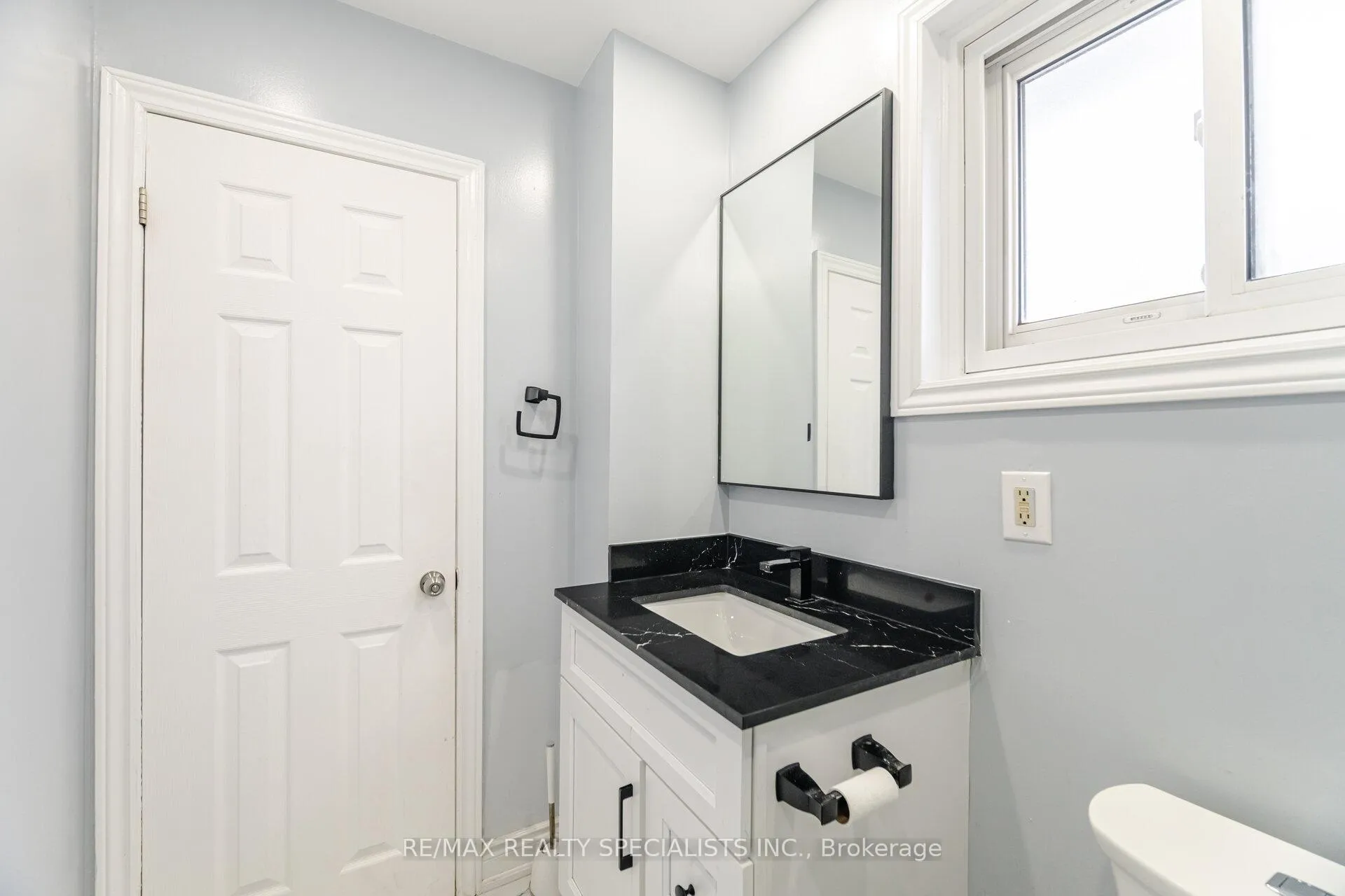 Photo 32 of 32 Newstead Crescent, Brampton, Madoc — HOMEH