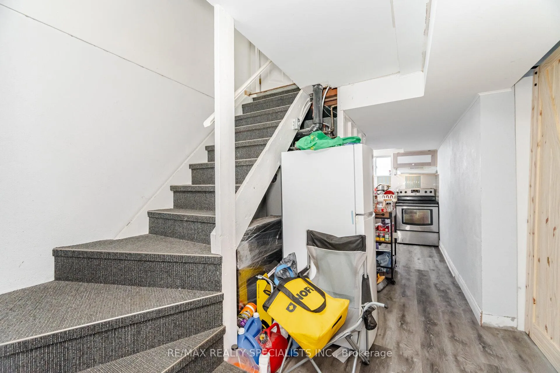 Photo 35 of 32 Newstead Crescent, Brampton, Madoc — HOMEH