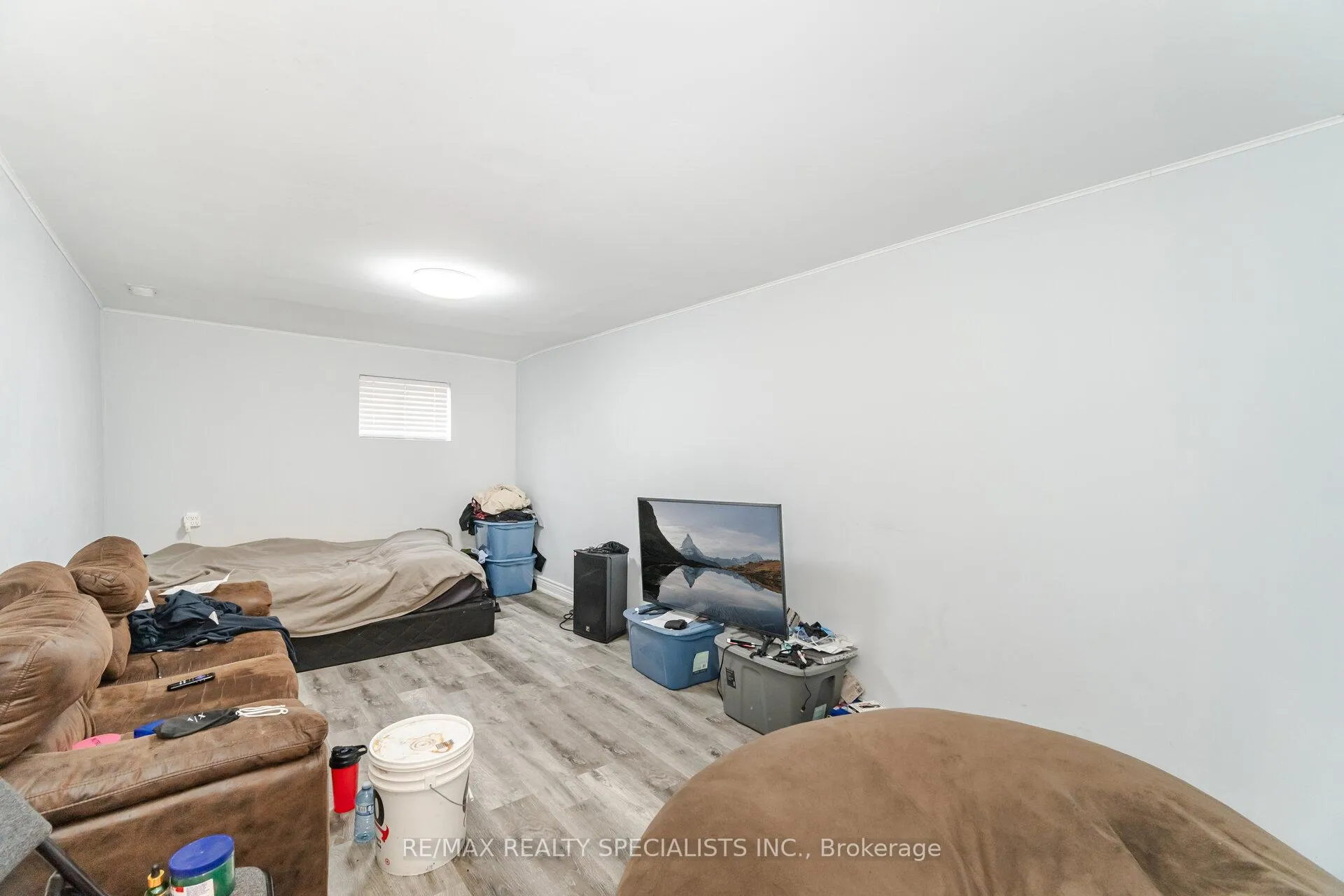 Photo 39 of 32 Newstead Crescent, Brampton, Madoc — HOMEH