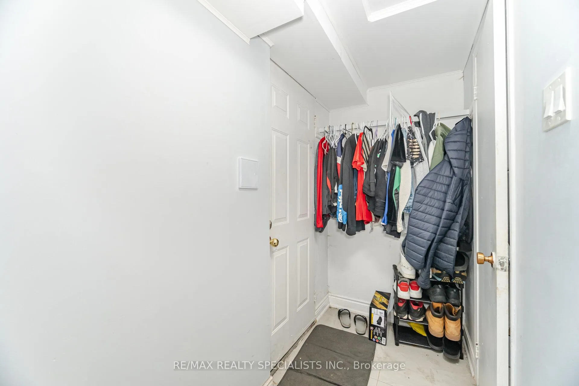 Photo 43 of 32 Newstead Crescent, Brampton, Madoc — HOMEH