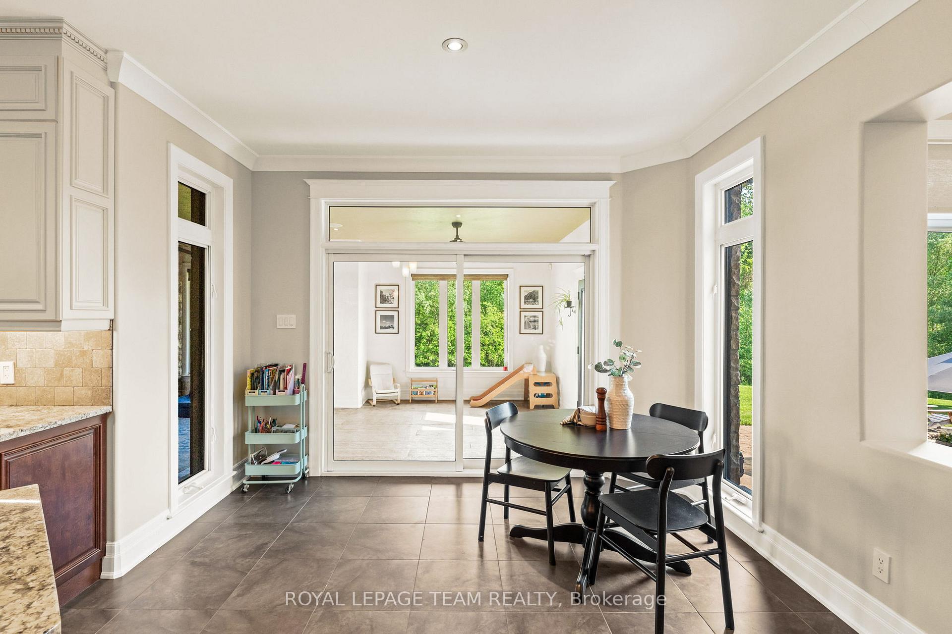 Photo 15 of 6132 Pebblewoods Drive, Ottawa, Greely — HOMEH
