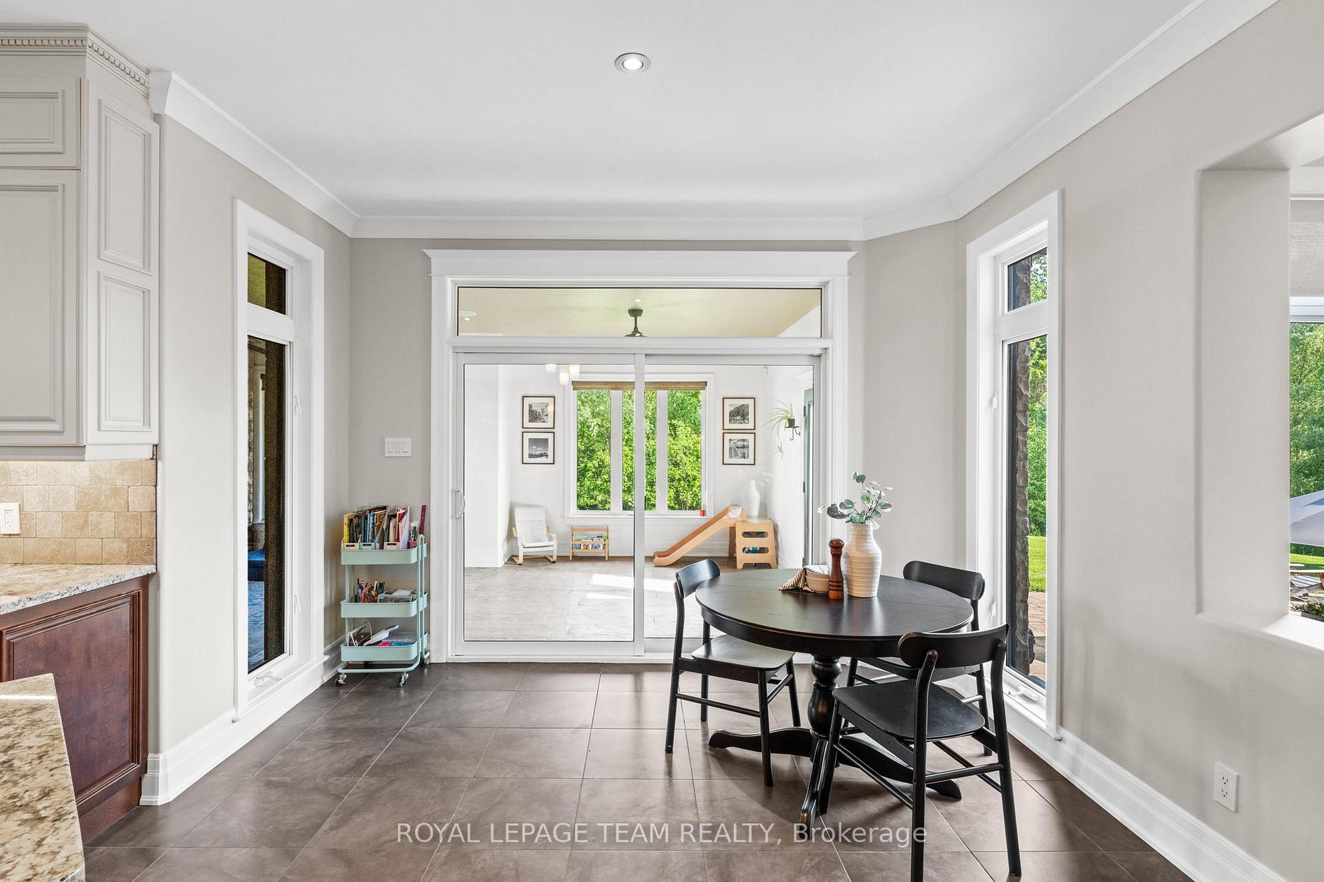 Photo 16 of 6132 Pebblewoods Drive, Ottawa, Greely — HOMEH