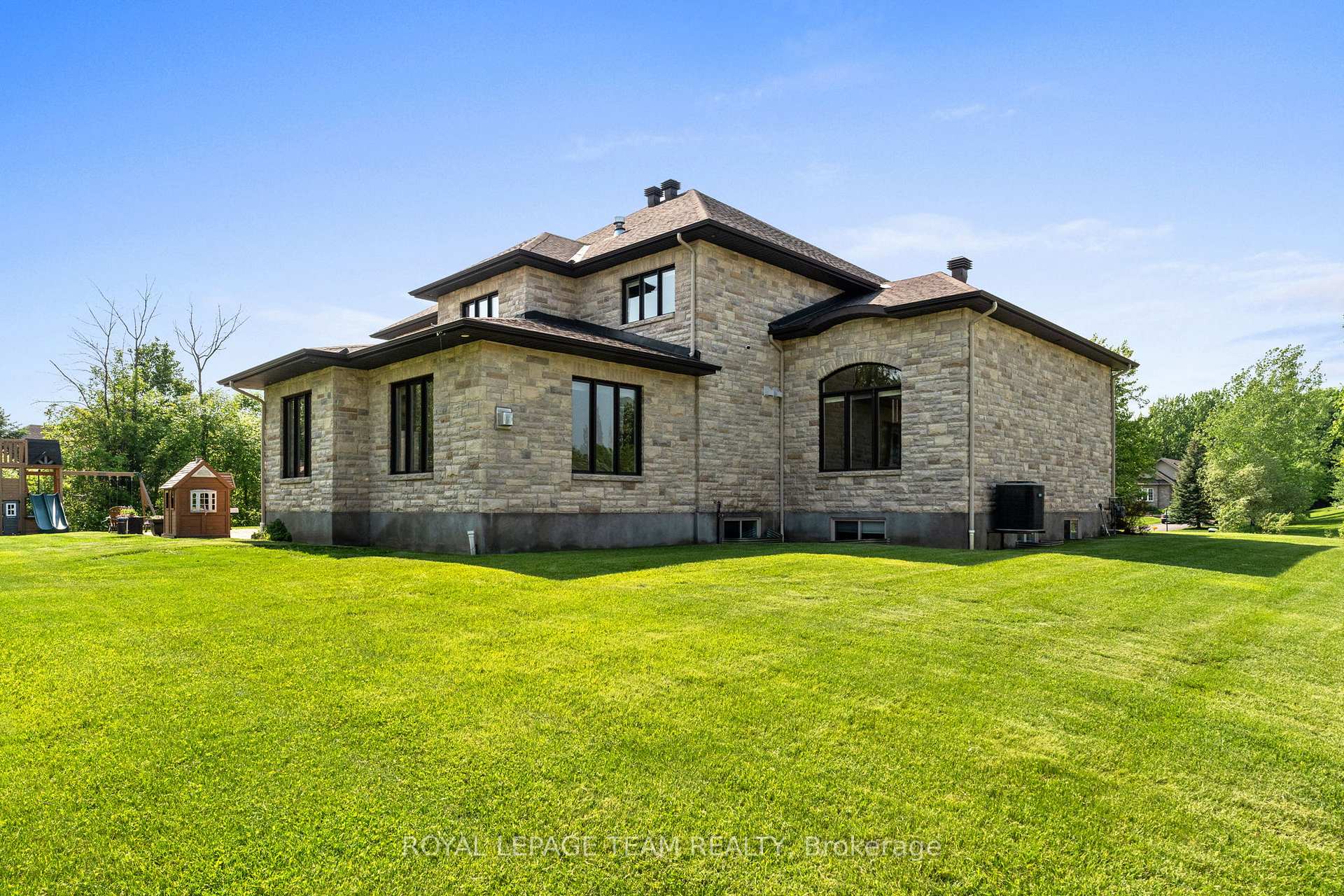 Photo 45 of 6132 Pebblewoods Drive, Ottawa, Greely — HOMEH