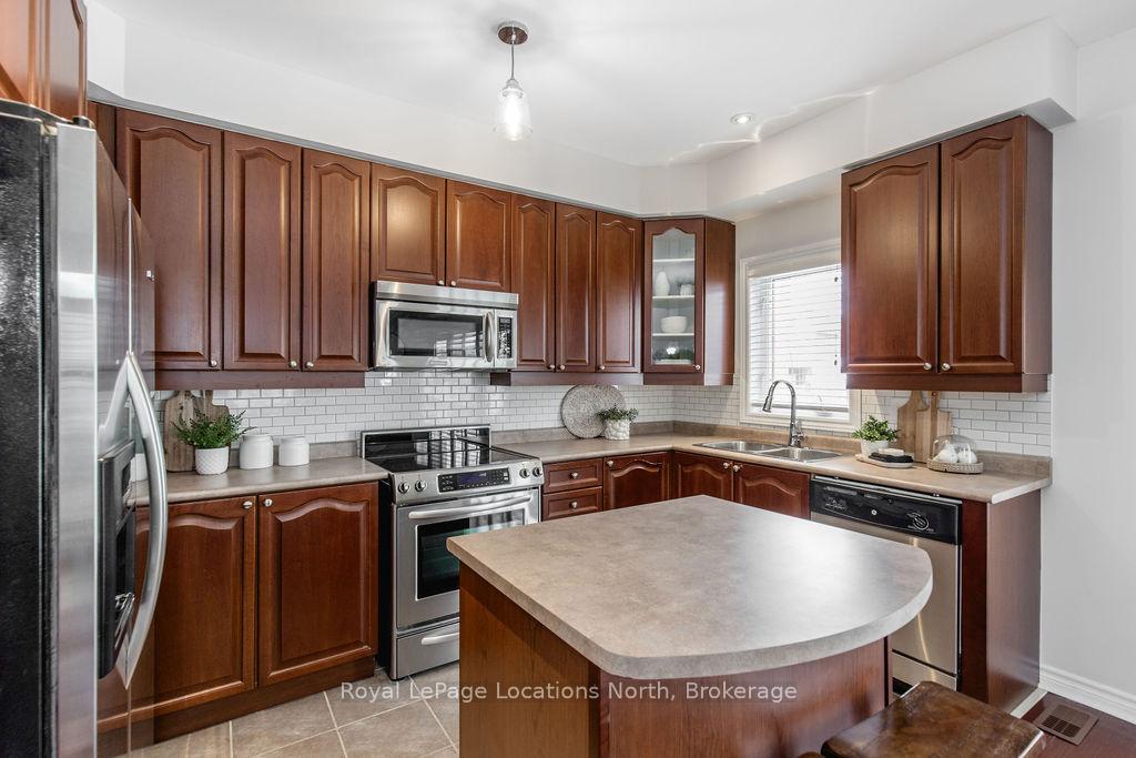 Photo 17 of 55 Mckean Crescent, Collingwood — HOMEH