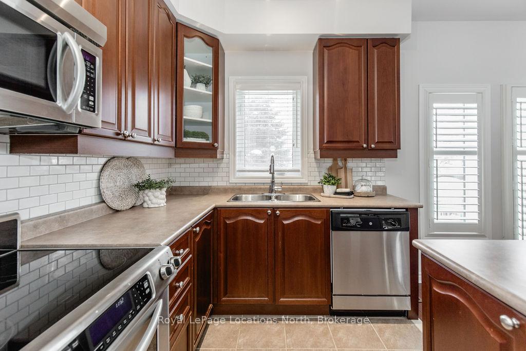 Photo 18 of 55 Mckean Crescent, Collingwood — HOMEH