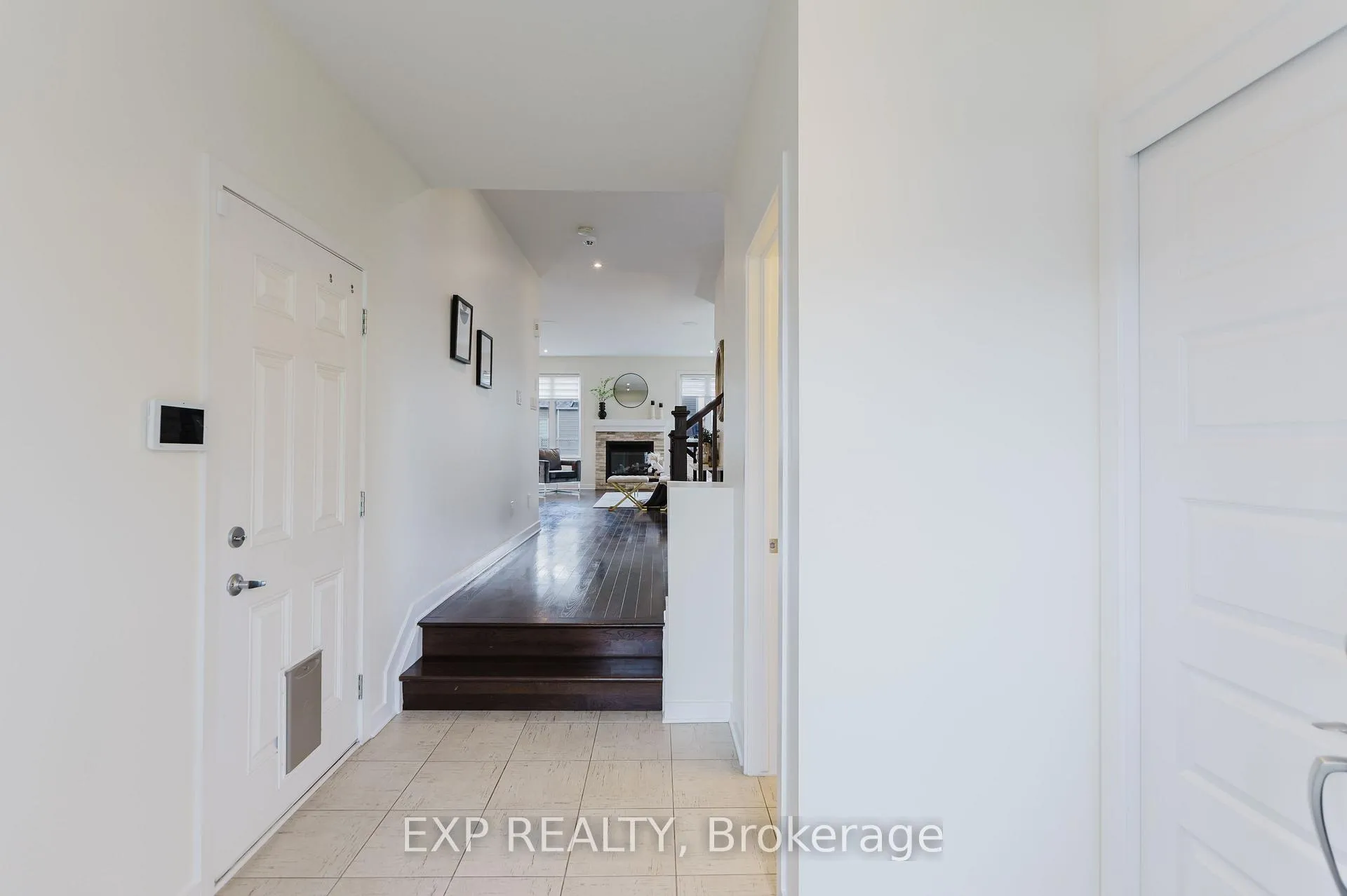 Photo 2 of 301 Brettonwood Ridge, Ottawa, Kanata - Kanata Lakes/Heritage Hills — HOMEH