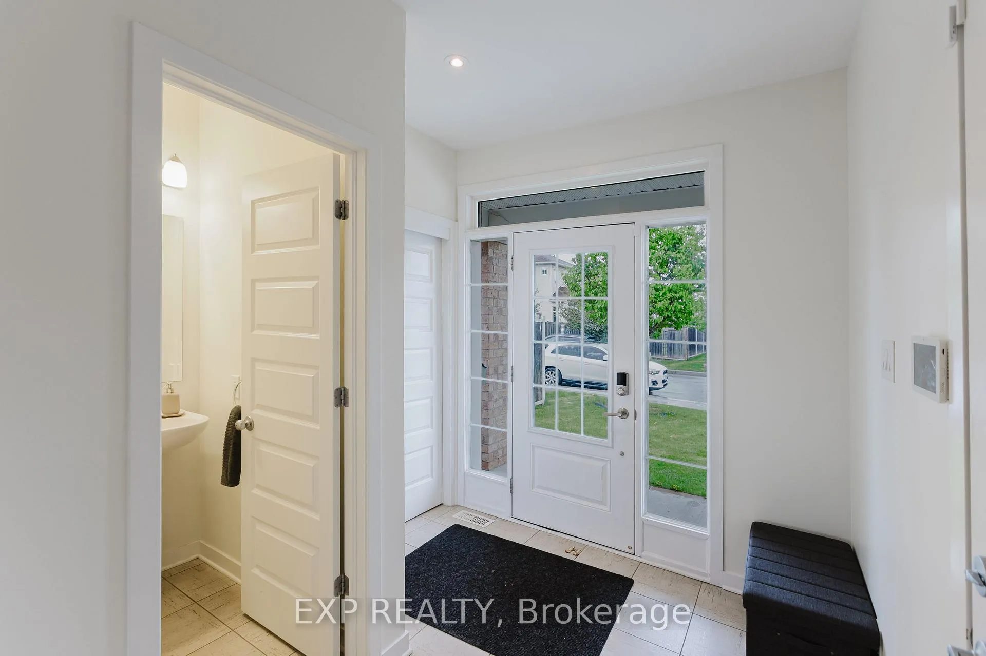 Photo 3 of 301 Brettonwood Ridge, Ottawa, Kanata - Kanata Lakes/Heritage Hills — HOMEH