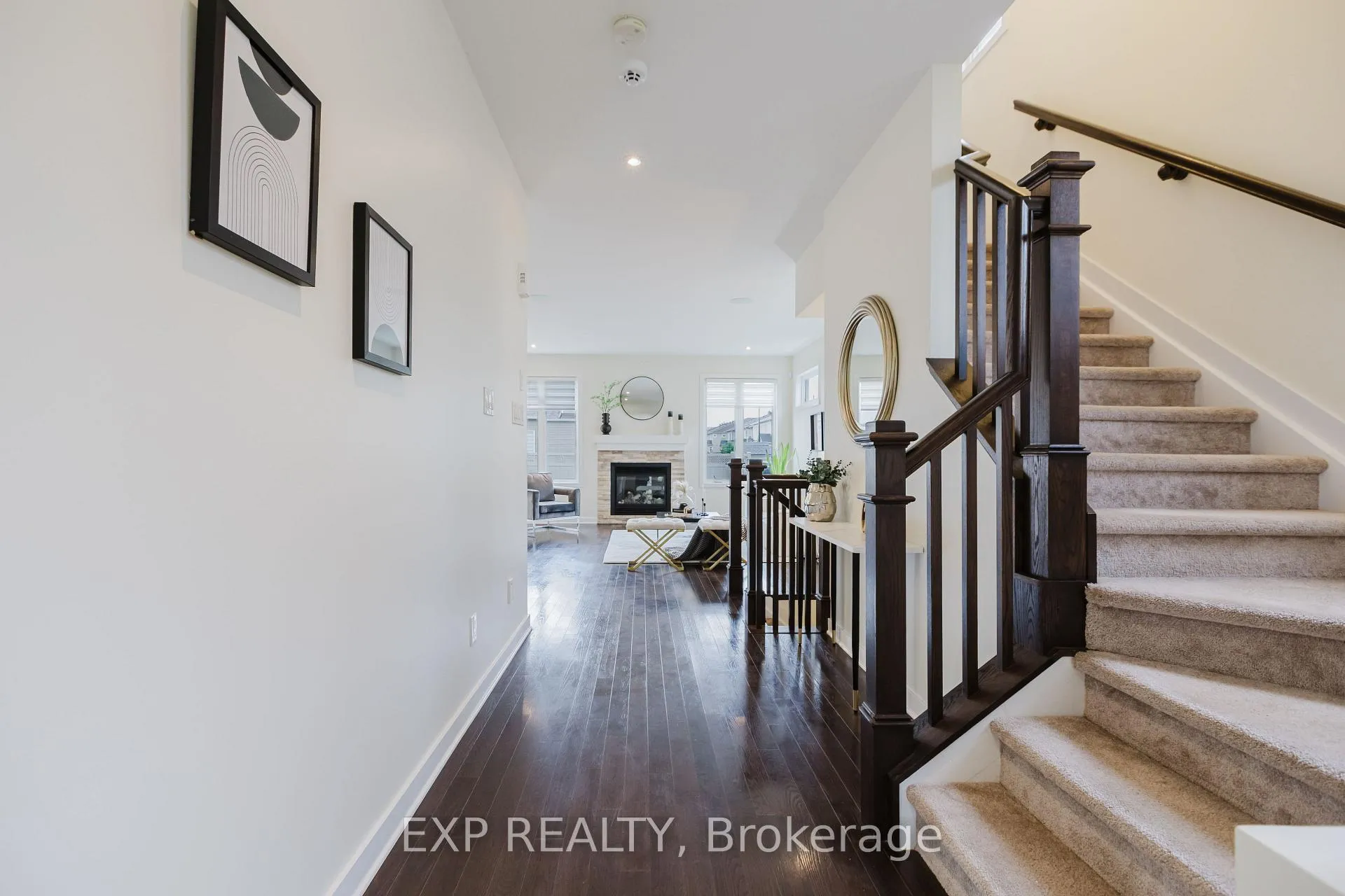 Photo 5 of 301 Brettonwood Ridge, Ottawa, Kanata - Kanata Lakes/Heritage Hills — HOMEH