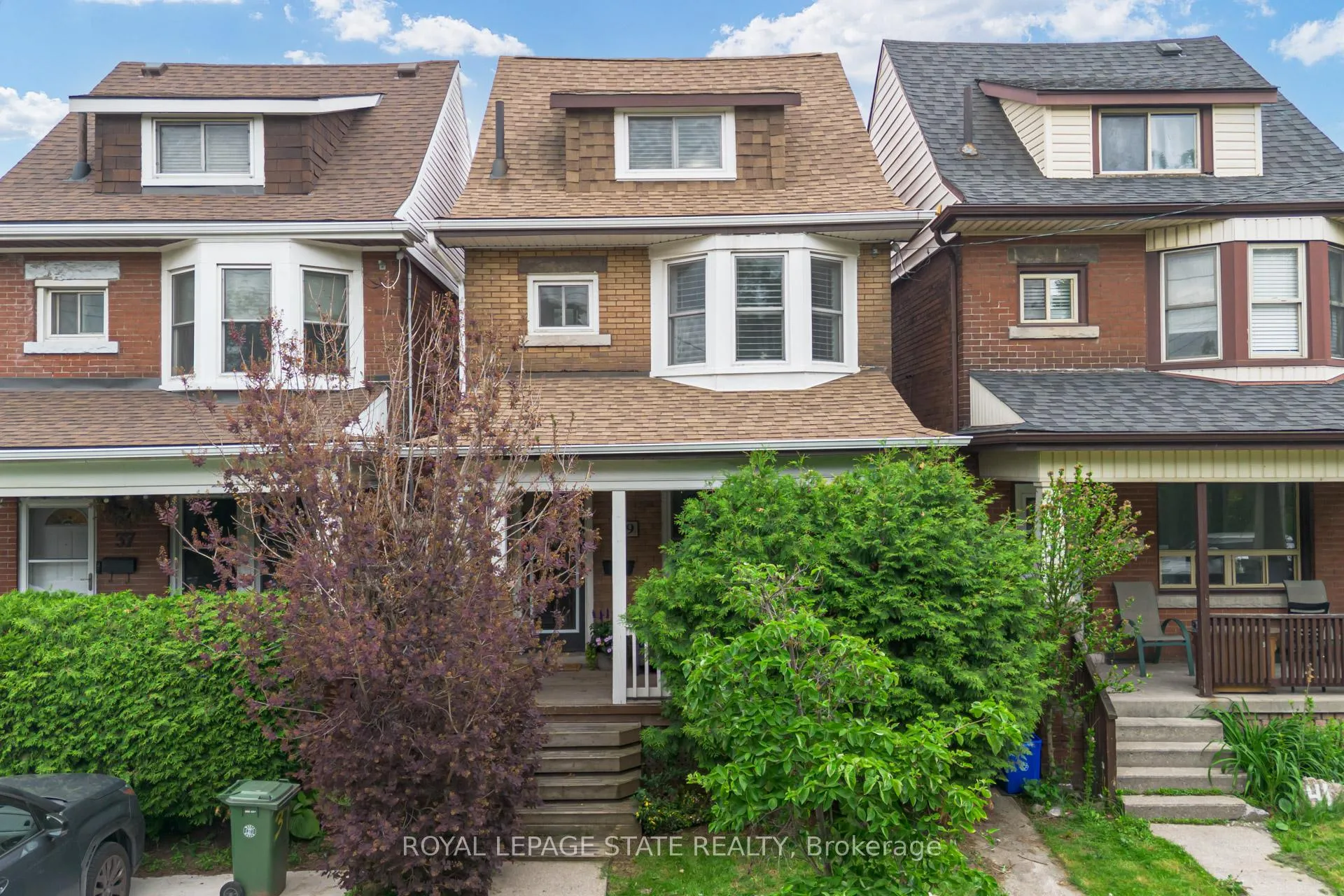 Front of 39 East Bend Avenue S