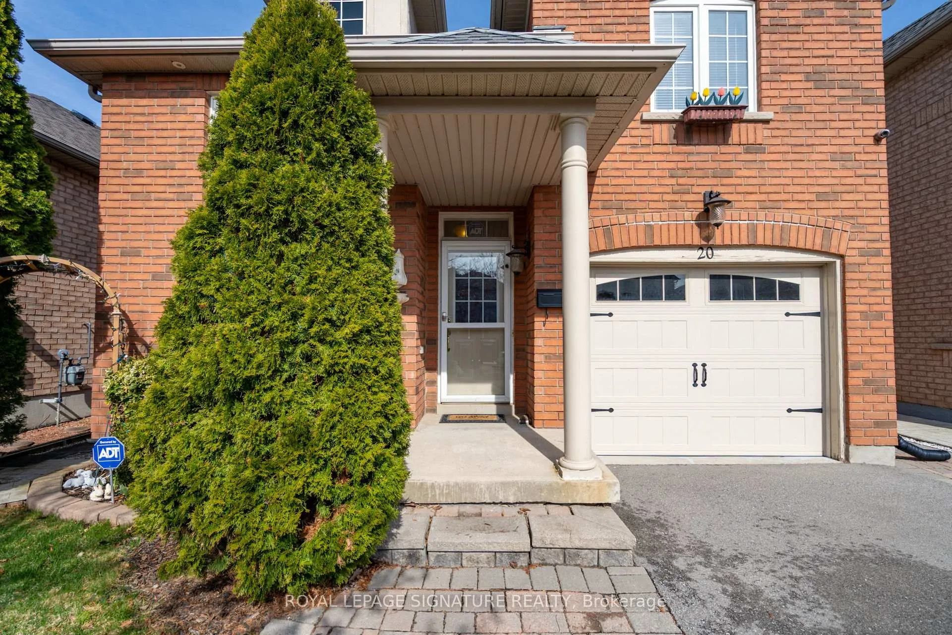 Photo 4 of 20 Thimbleberry Street, Brampton, Fletcher's Meadow — HOMEH