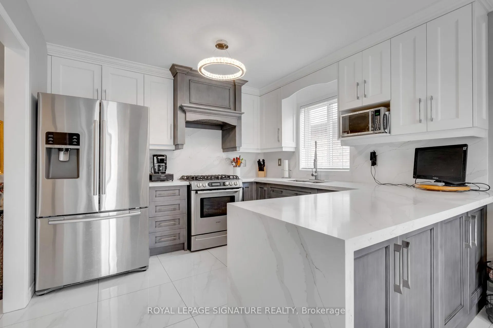 Photo 12 of 20 Thimbleberry Street, Brampton, Fletcher's Meadow — HOMEH