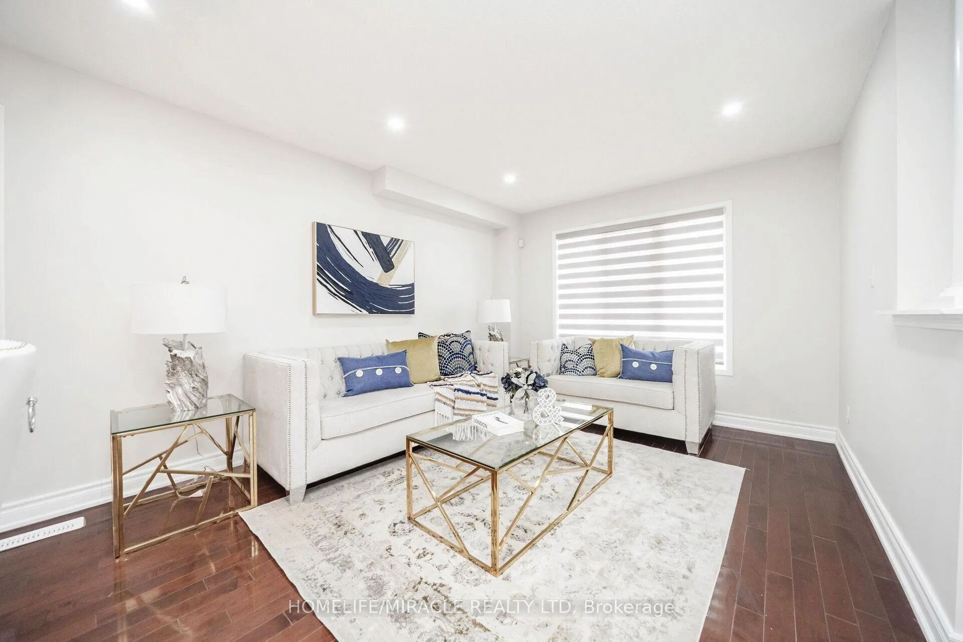 Photo 4 of 21 Sandway Drive, Brampton, Fletcher's Meadow — HOMEH