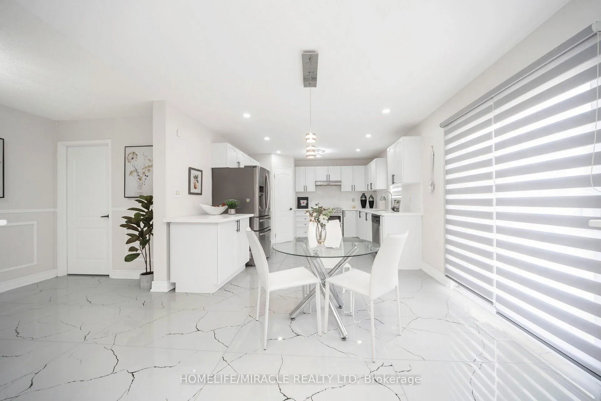 Photo 9 of 21 Sandway Drive, Brampton, Fletcher's Meadow — HOMEH