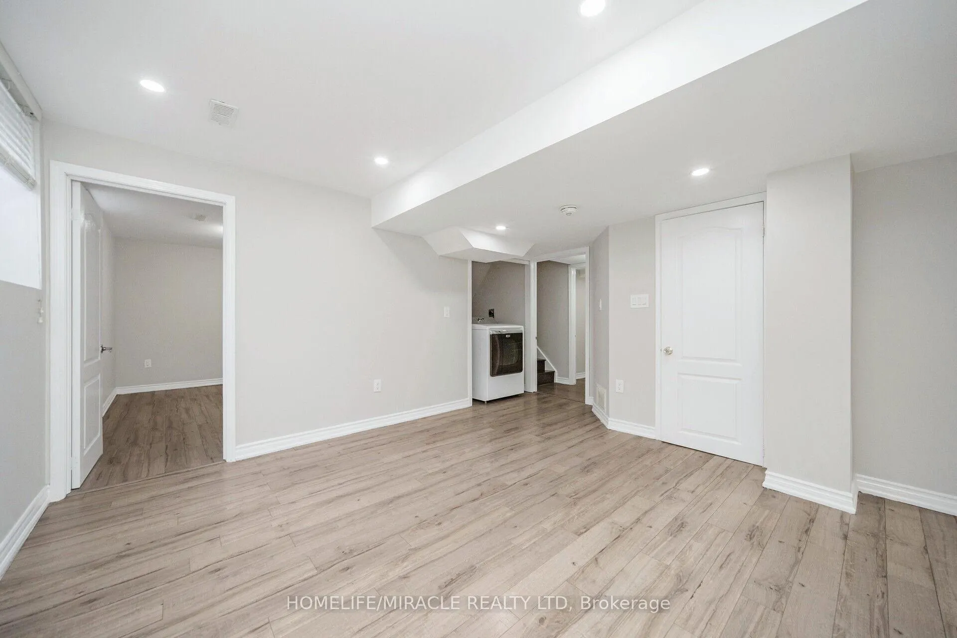 Photo 38 of 21 Sandway Drive, Brampton, Fletcher's Meadow — HOMEH