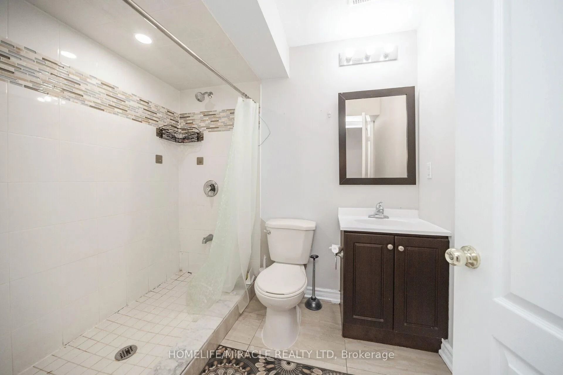 Photo 48 of 21 Sandway Drive, Brampton, Fletcher's Meadow — HOMEH