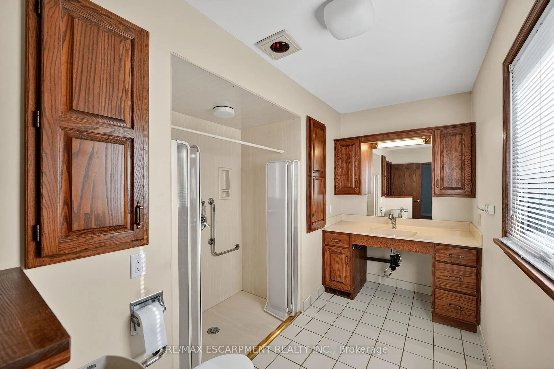 Photo 10 of 5 Brentwood Road, Grimsby, Grimsby West — HOMEH