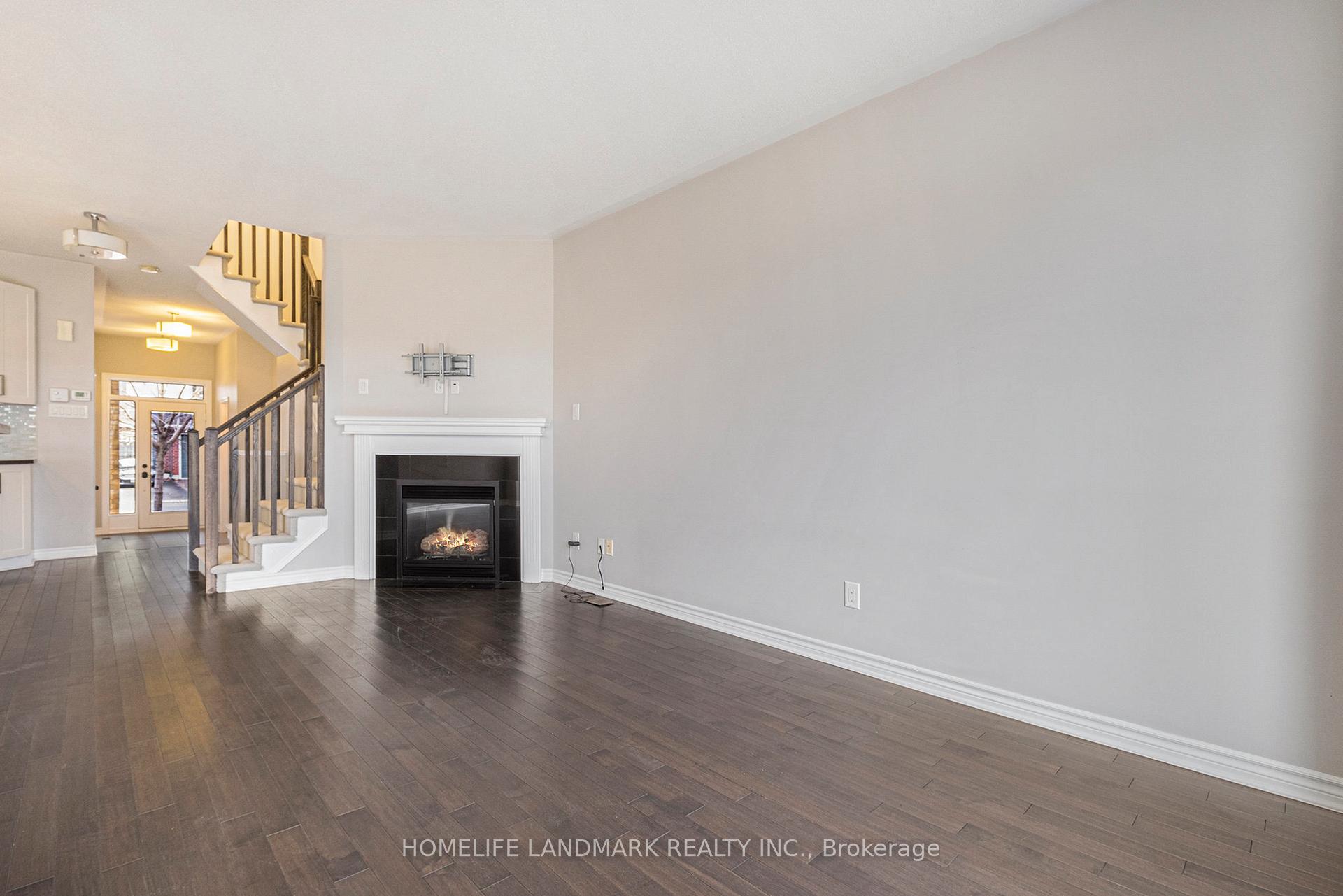 Photo 8 of 318 Widgeon Way, Ottawa, Blossom Park/Kemp Park/Findlay Creek — HOMEH