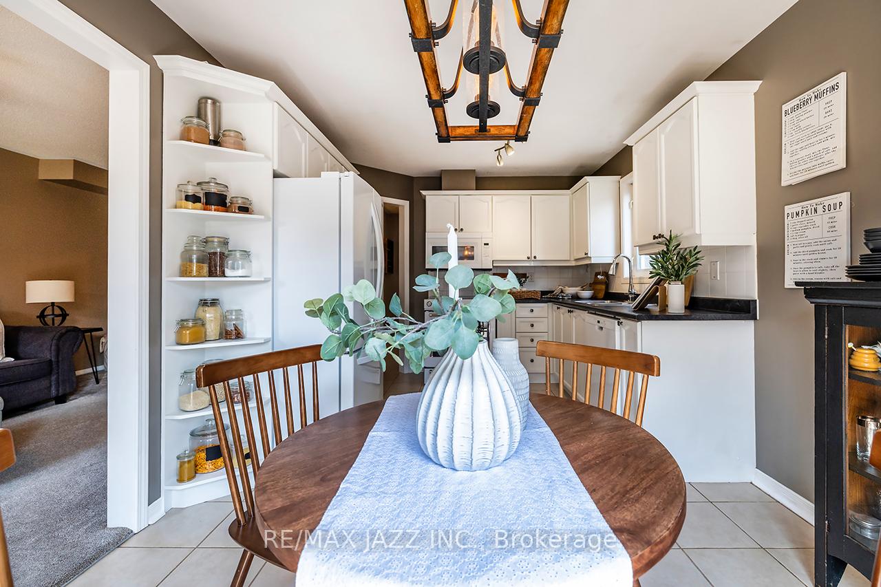 Photo 10 of 24 Cotton Street, Clarington, Bowmanville — HOMEH