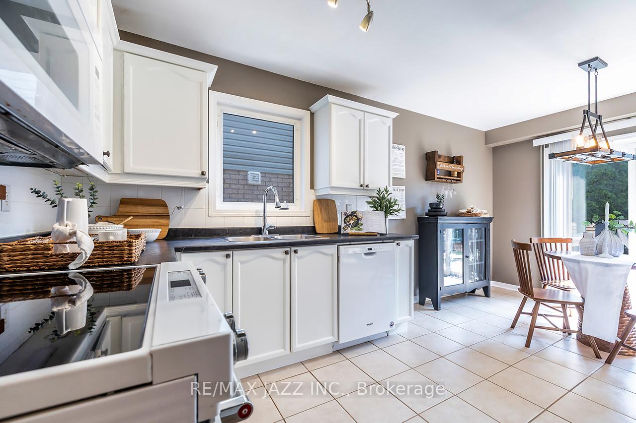 Photo 13 of 24 Cotton Street, Clarington, Bowmanville — HOMEH