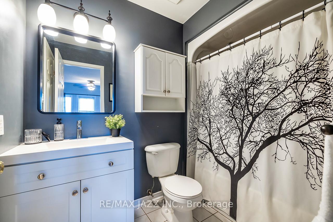 Photo 20 of 24 Cotton Street, Clarington, Bowmanville — HOMEH