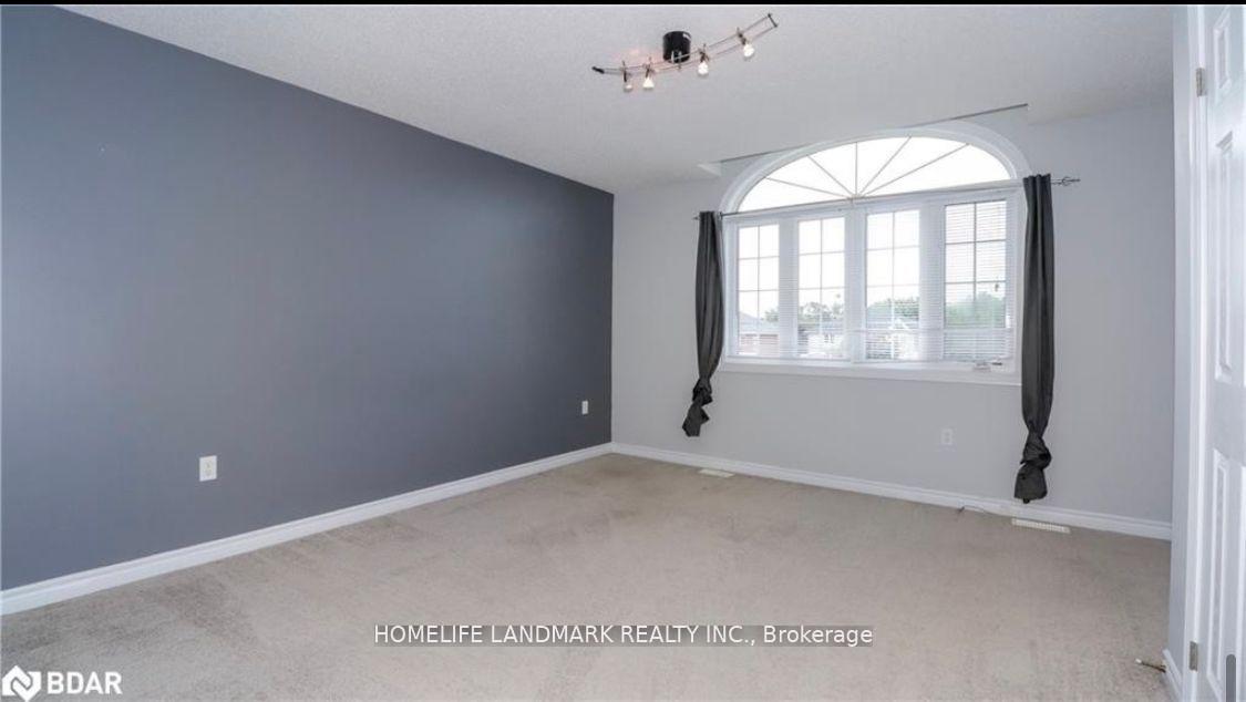 Photo 7 of 61 Summerset Drive, Barrie, Ardagh — HOMEH