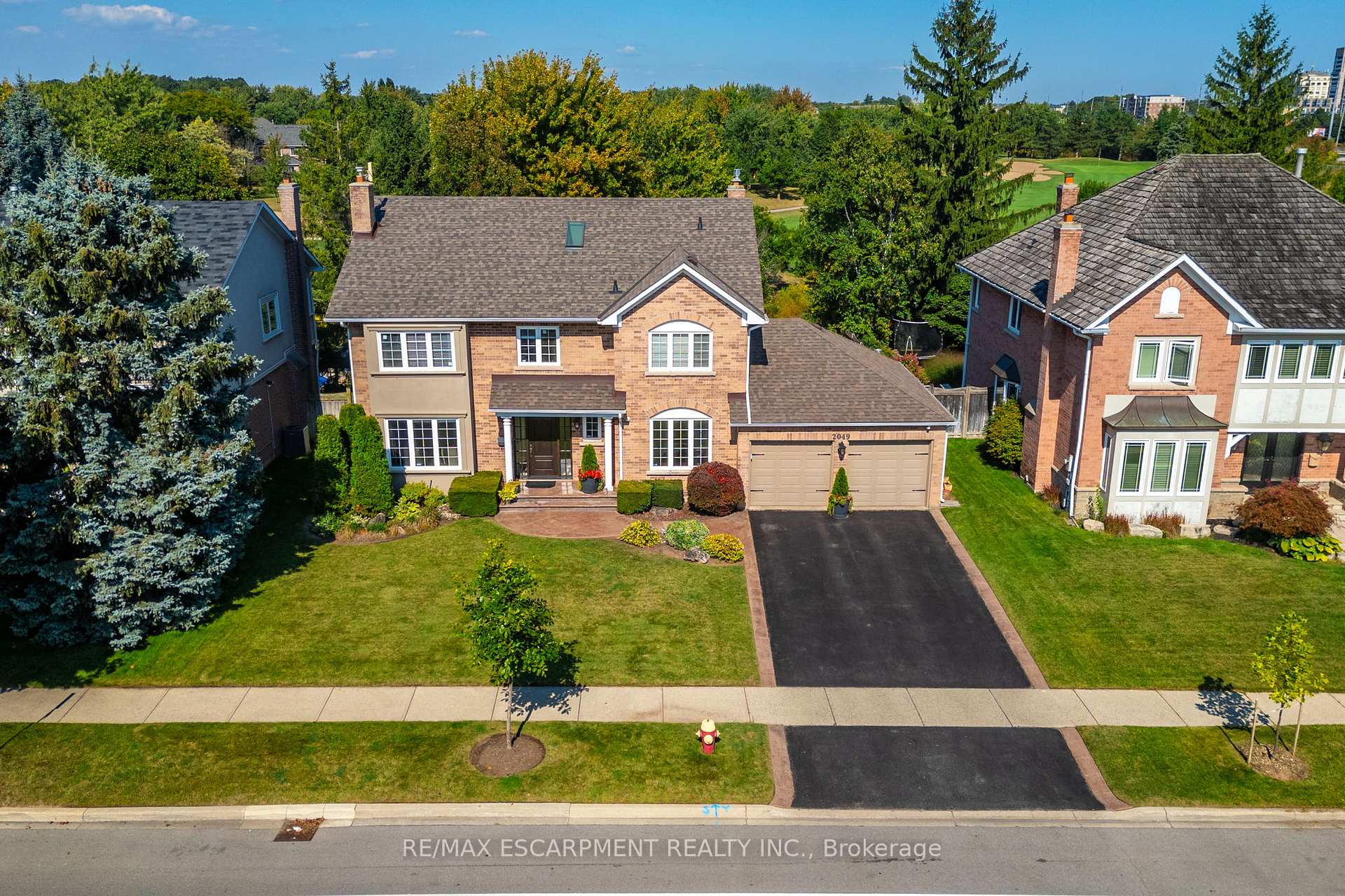 Front of 2049 Country Club Drive