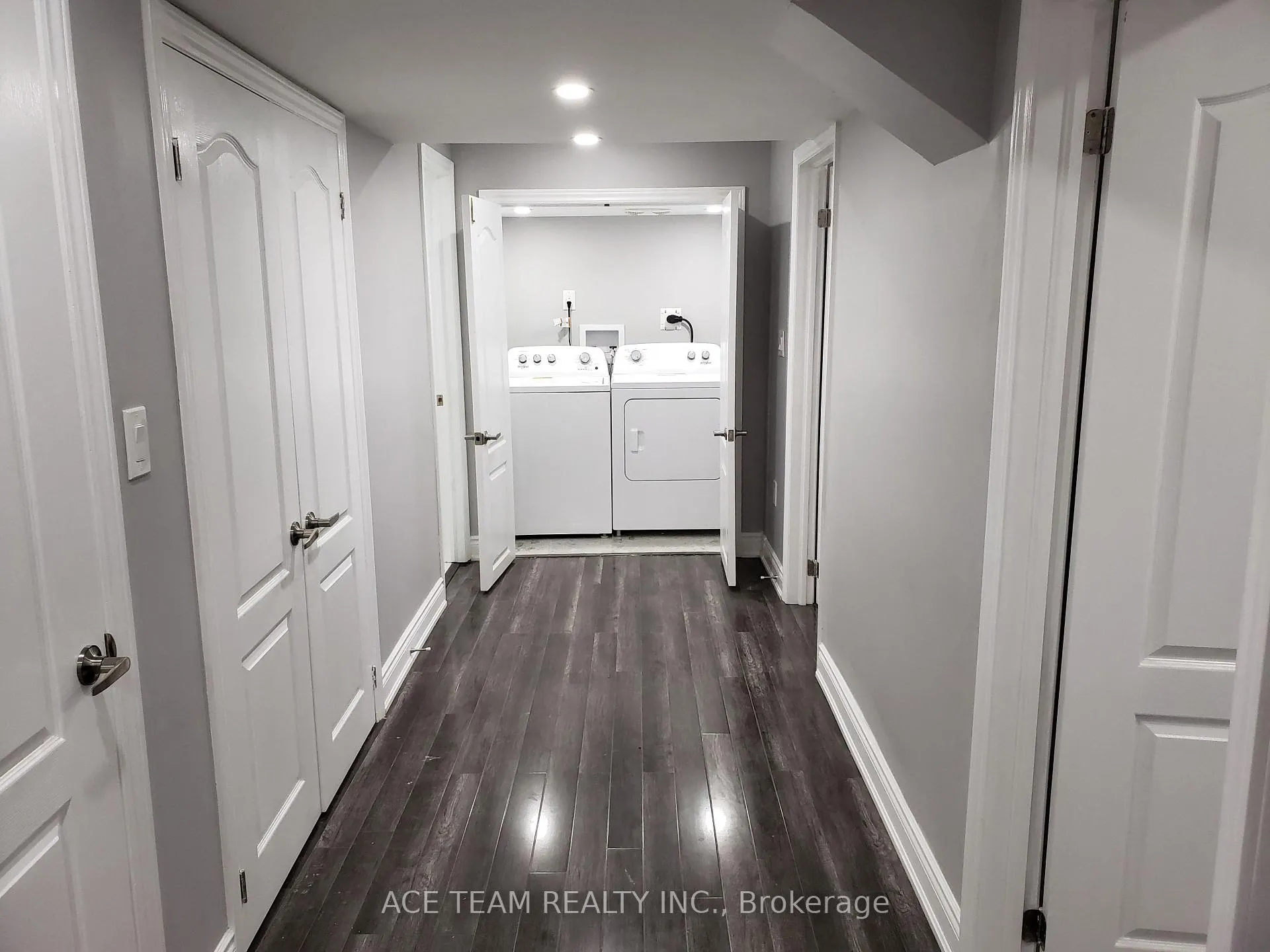 Photo 5 of Unit Bsmt, 64 Valleyway Drive, Brampton, Credit Valley — HOMEH