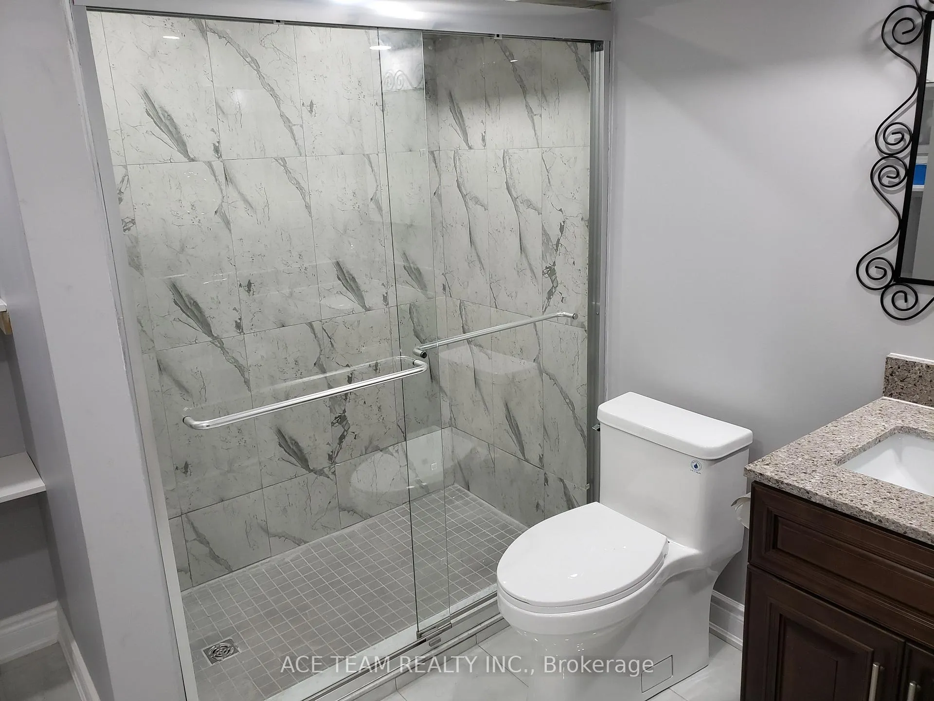Photo 7 of Unit Bsmt, 64 Valleyway Drive, Brampton, Credit Valley — HOMEH