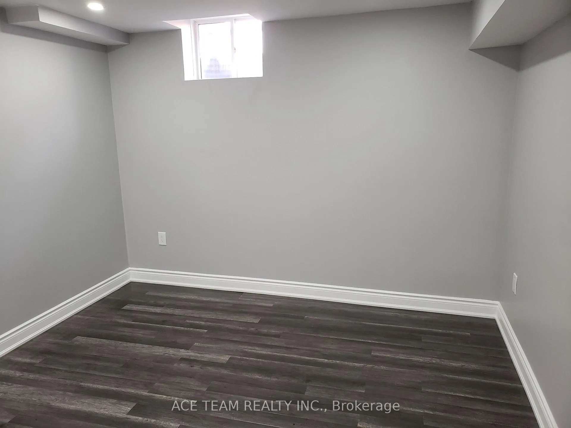Photo 10 of Unit Bsmt, 64 Valleyway Drive, Brampton, Credit Valley — HOMEH