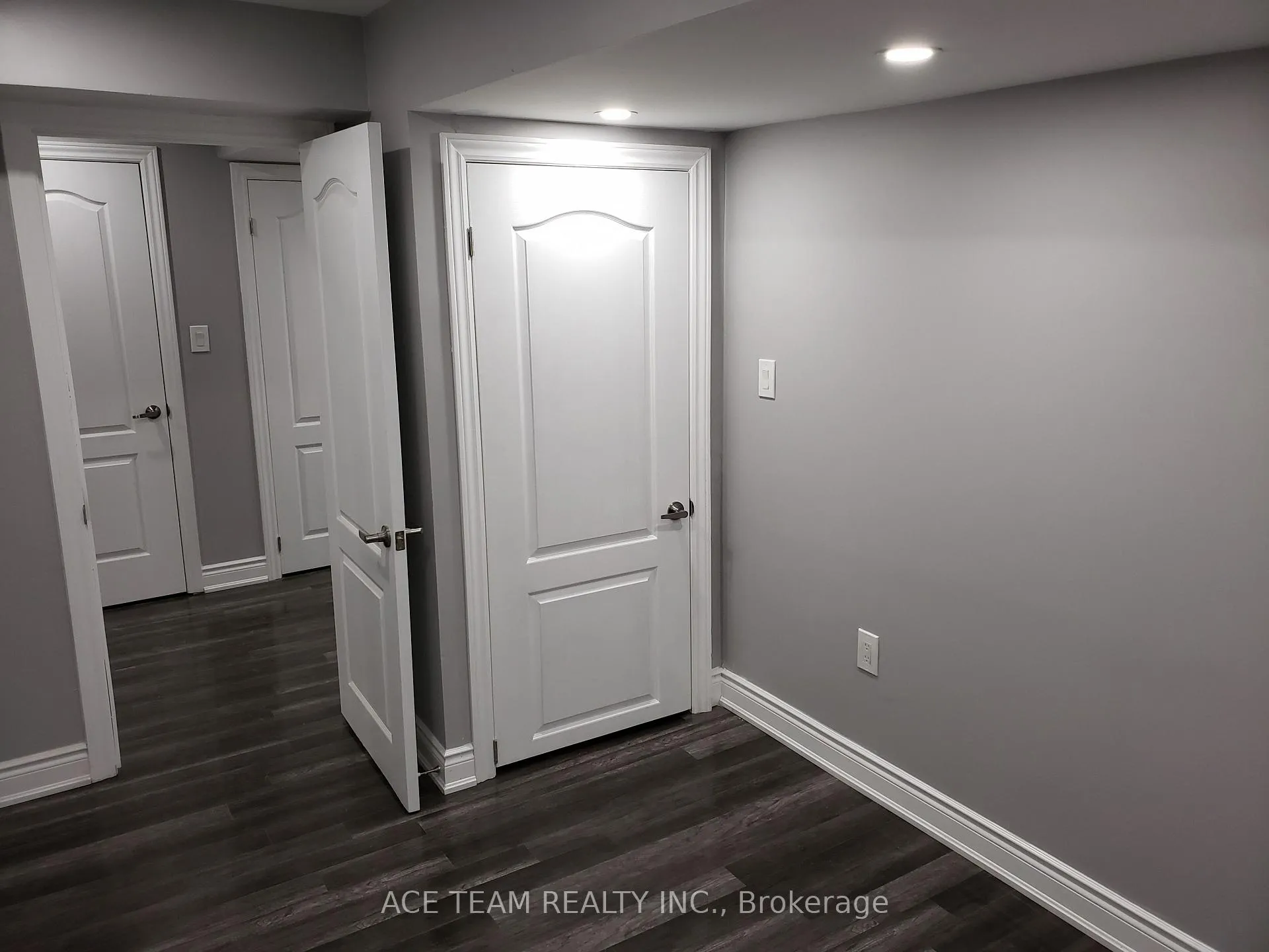 Photo 13 of Unit Bsmt, 64 Valleyway Drive, Brampton, Credit Valley — HOMEH