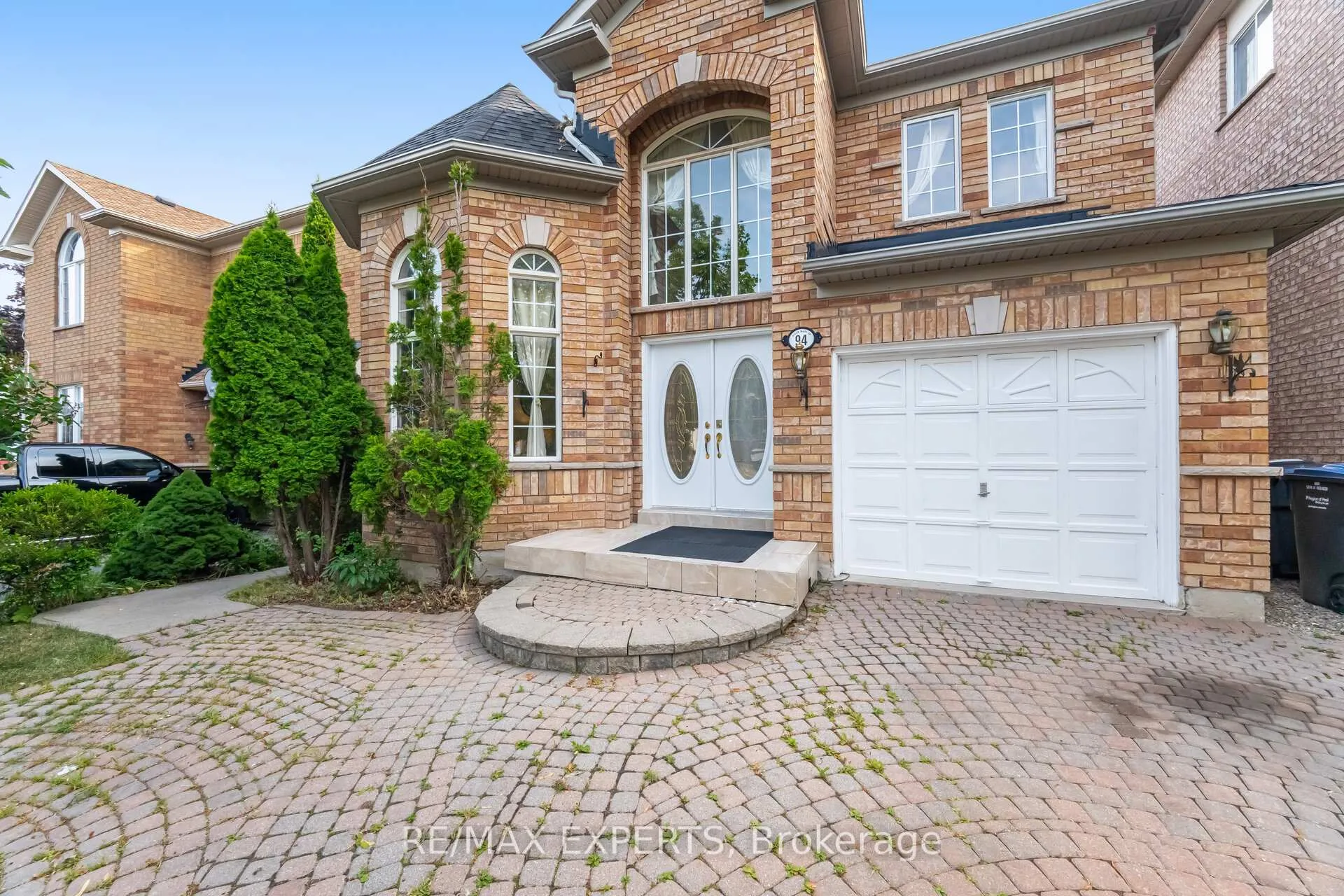 Photo 2 of 94 Queen Mary Drive, Brampton, Fletcher's Meadow — HOMEH