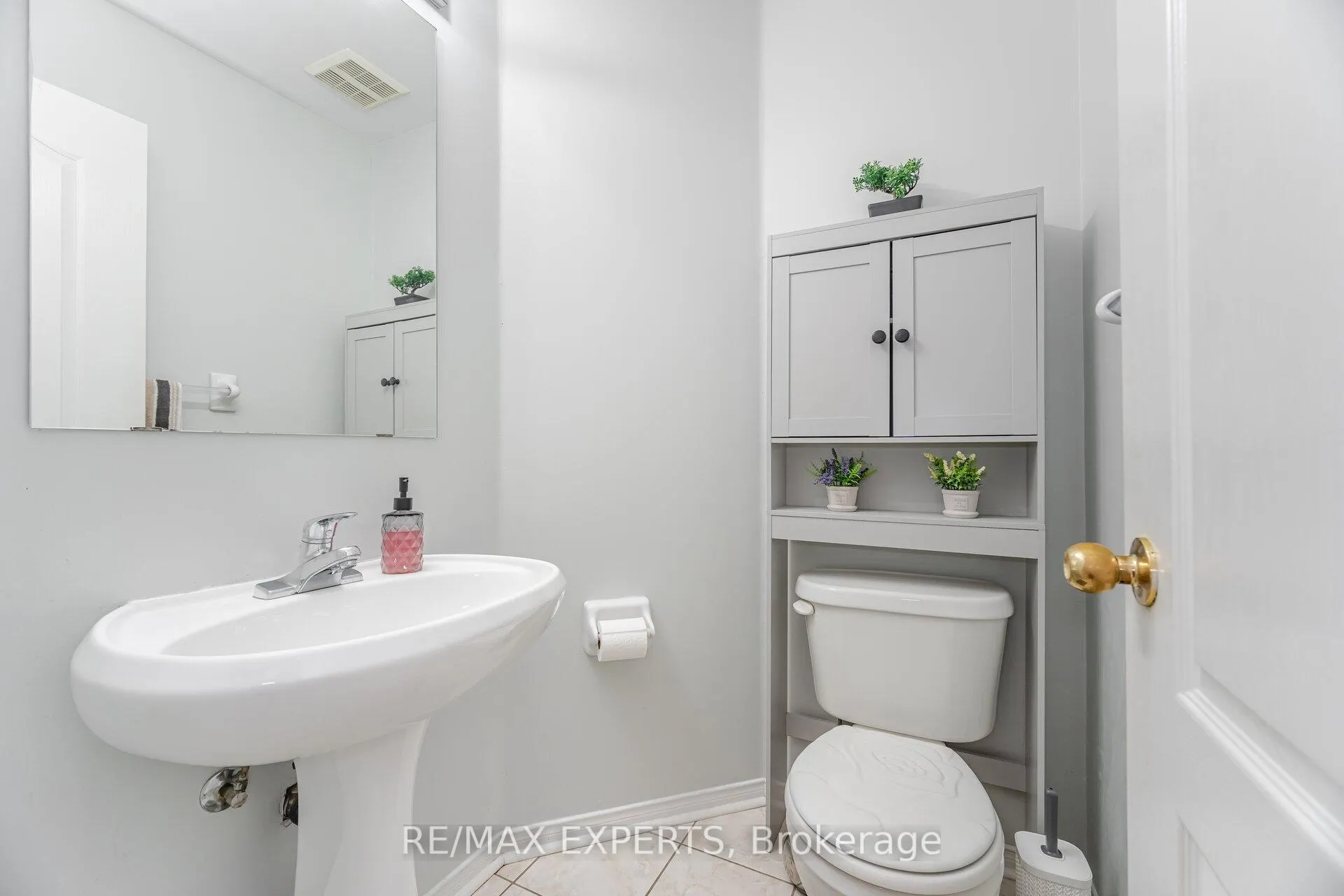Photo 15 of 94 Queen Mary Drive, Brampton, Fletcher's Meadow — HOMEH